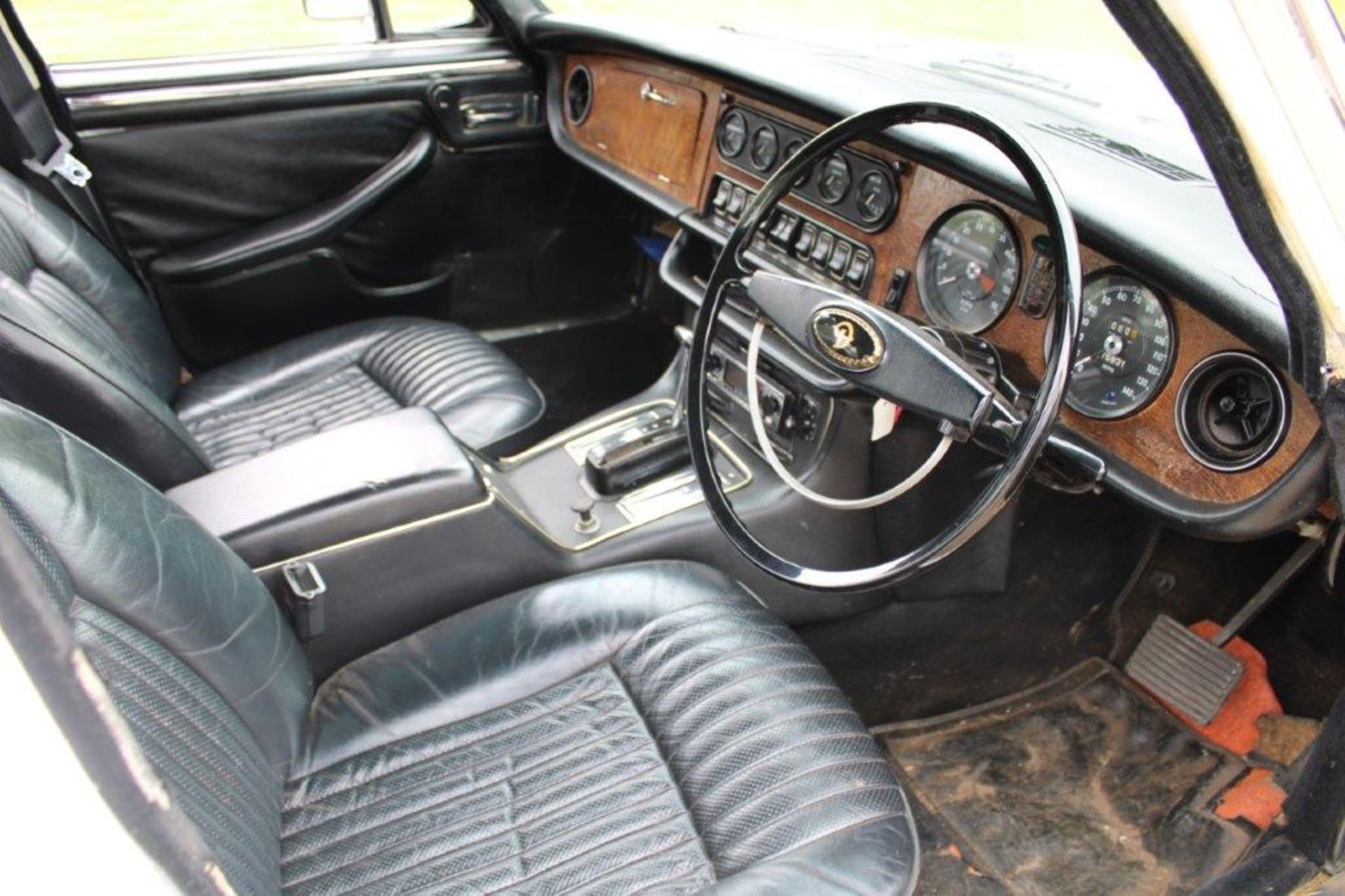 1973 Daimler Sovereign 4.2 Auto - Image 15 of 29