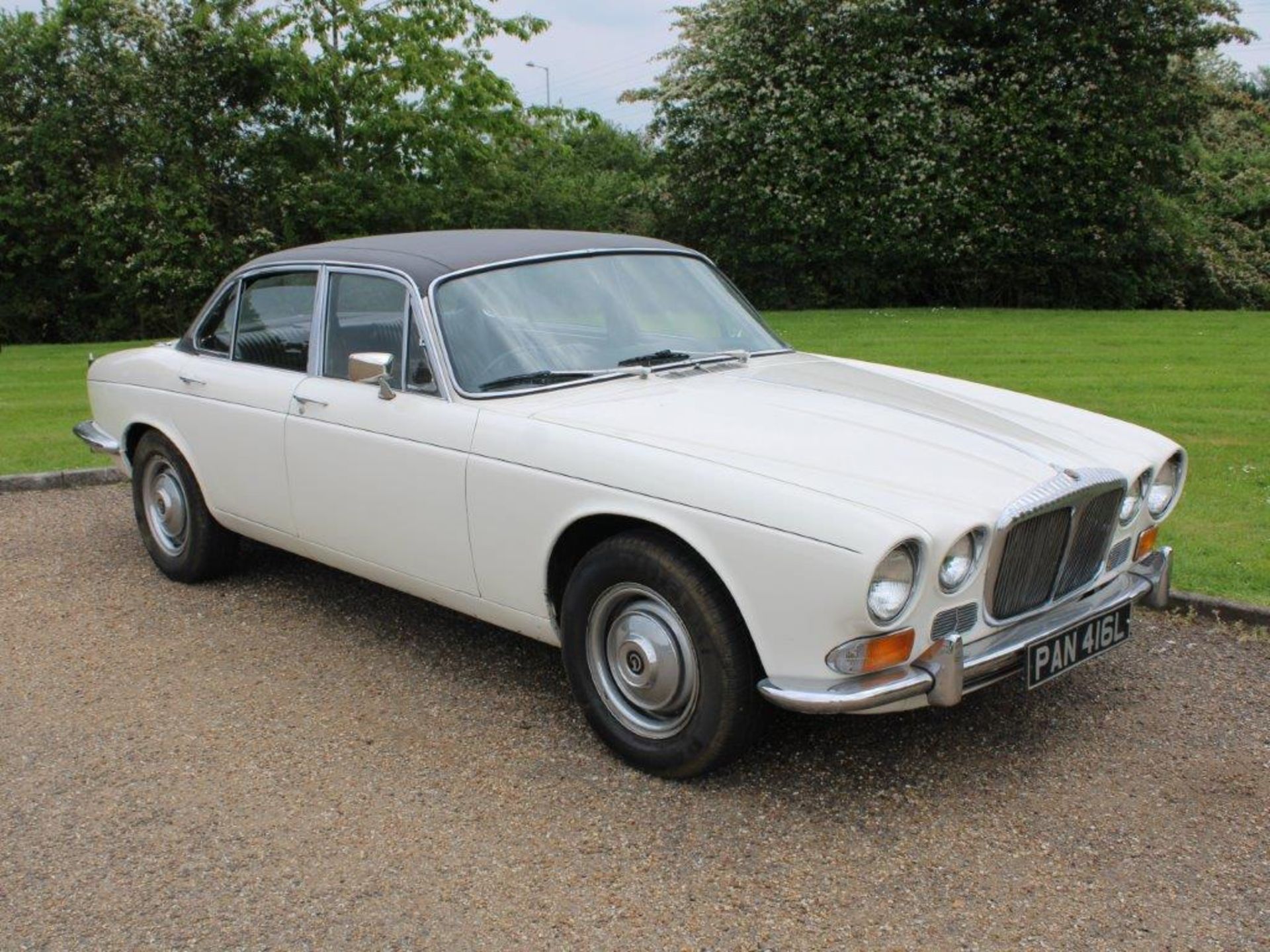 1973 Daimler Sovereign 4.2 Auto