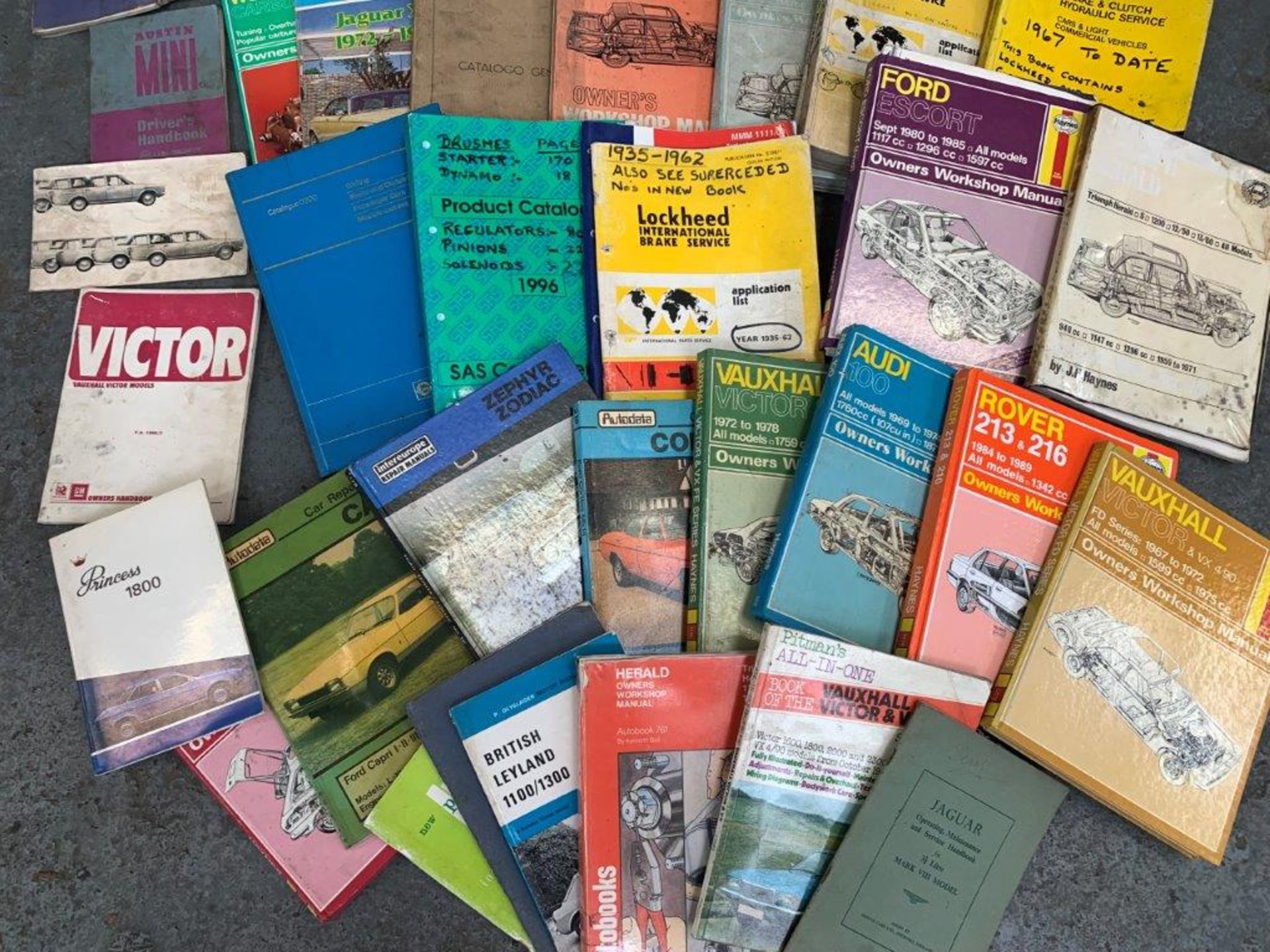 Box Of Car & Workshop Manuals - Image 2 of 4