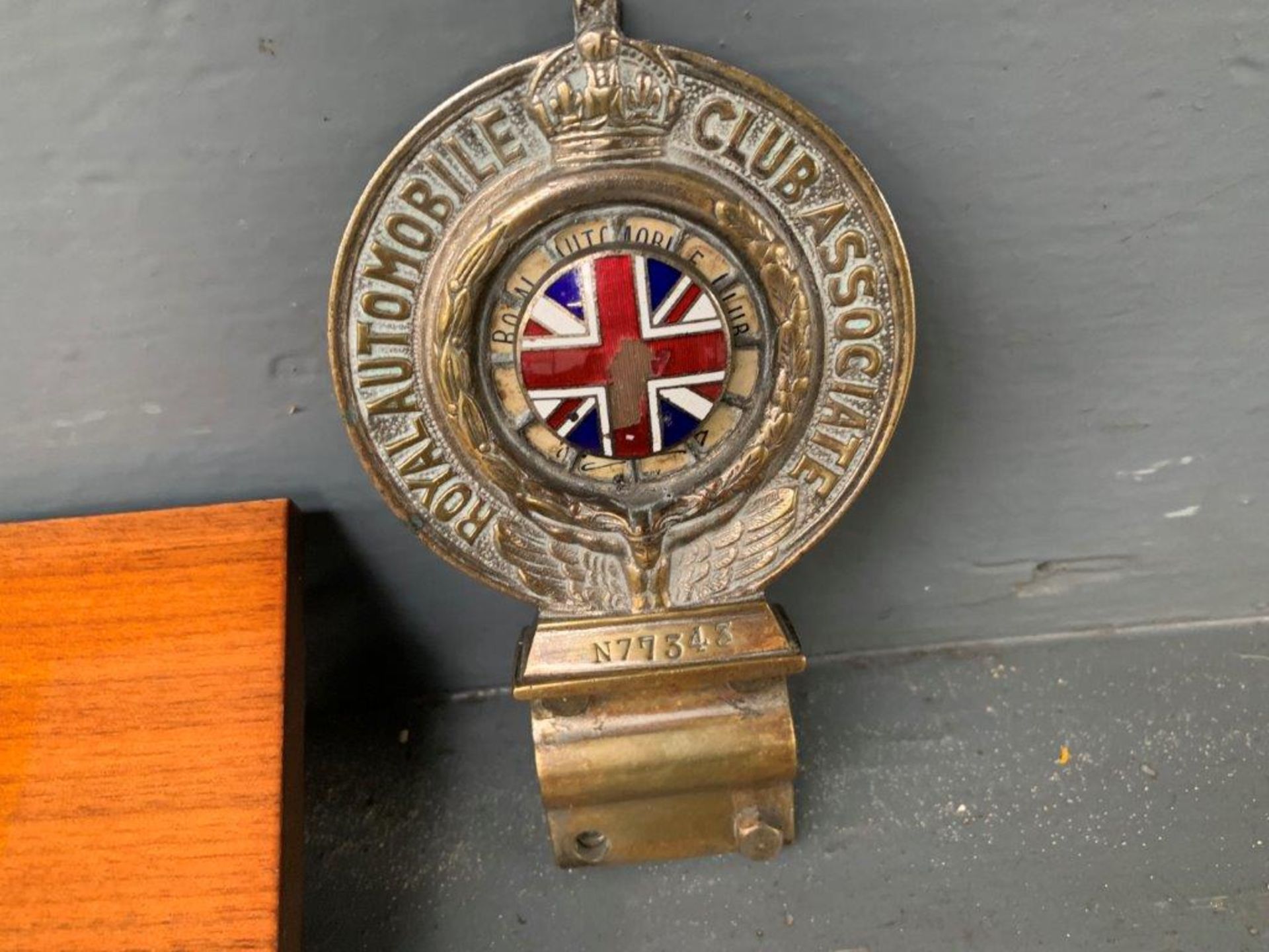 Mixed Lot Car Badges Jaeger Car Clock Etc - Image 4 of 5