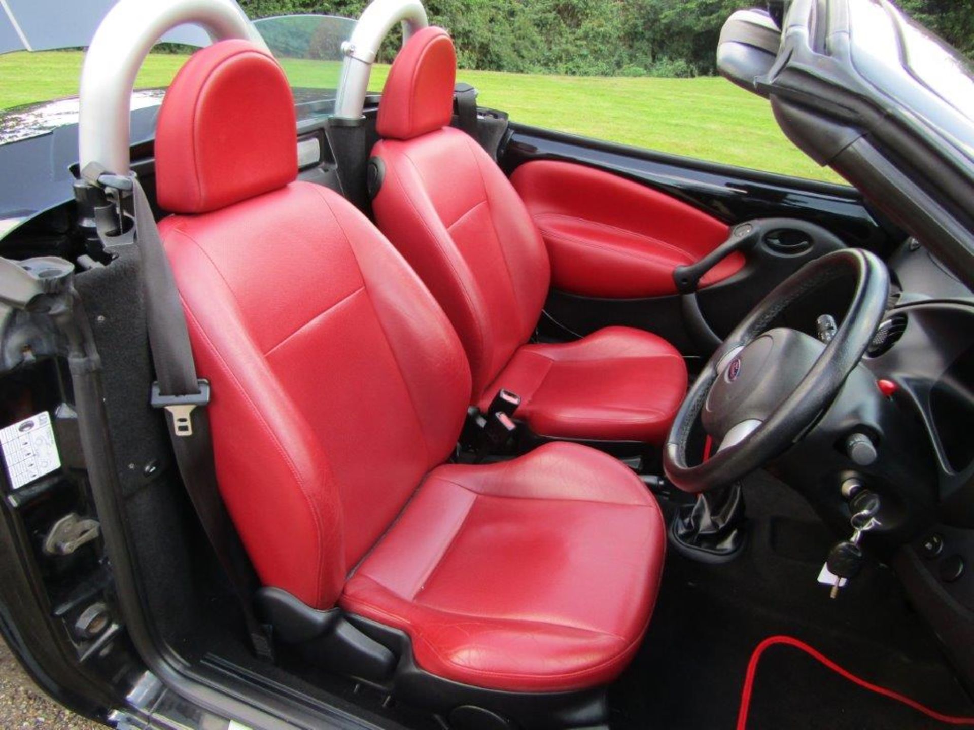 2005 Ford StreetKa Red - Image 9 of 20