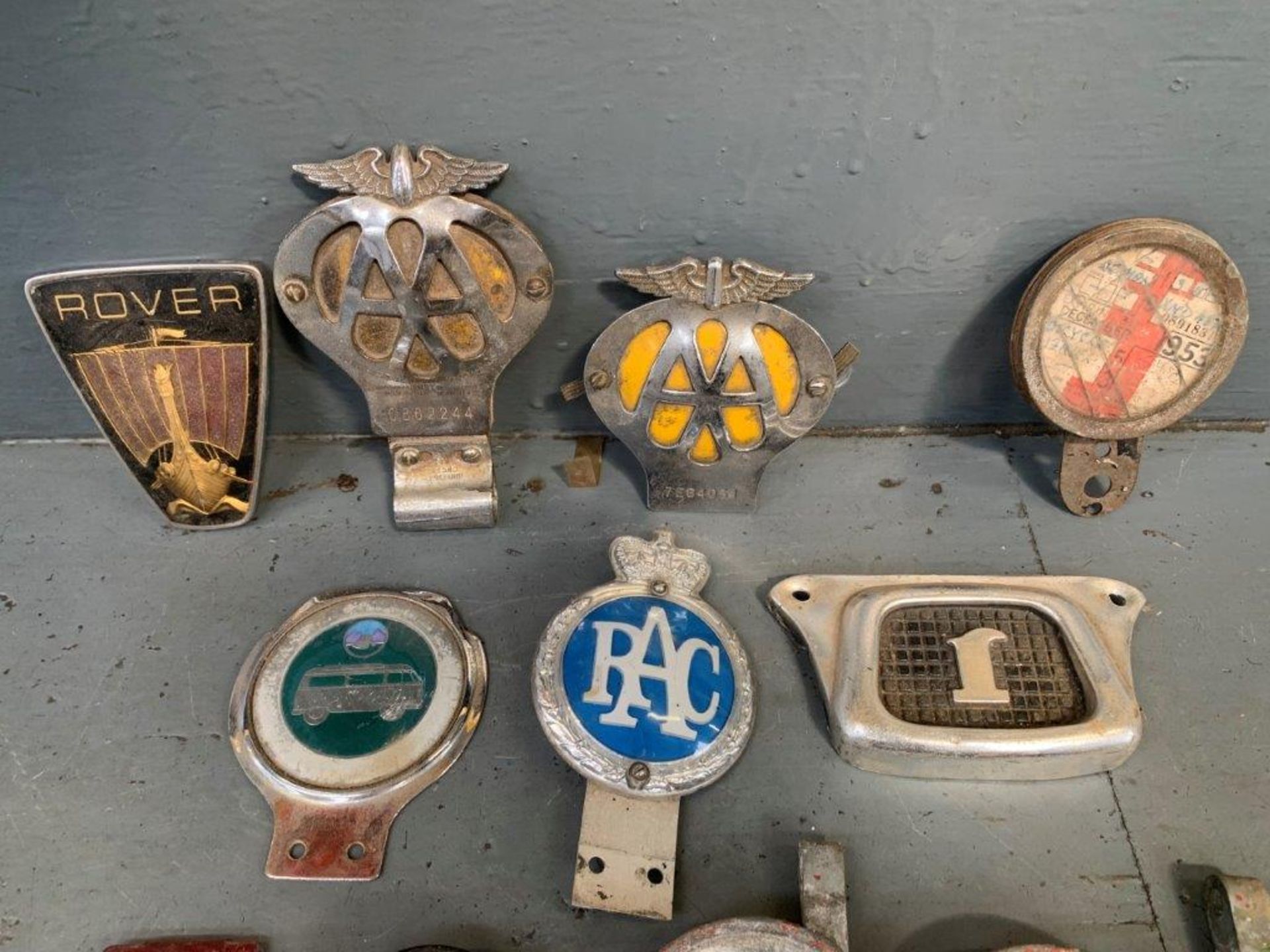 Box Of Assorted Car Badges - Image 2 of 3