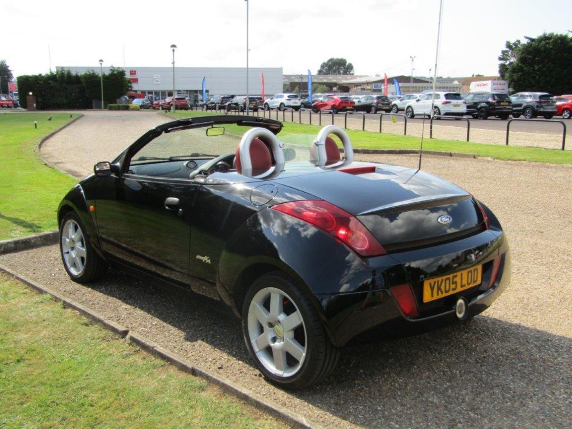 2005 Ford StreetKa Red - Image 4 of 20