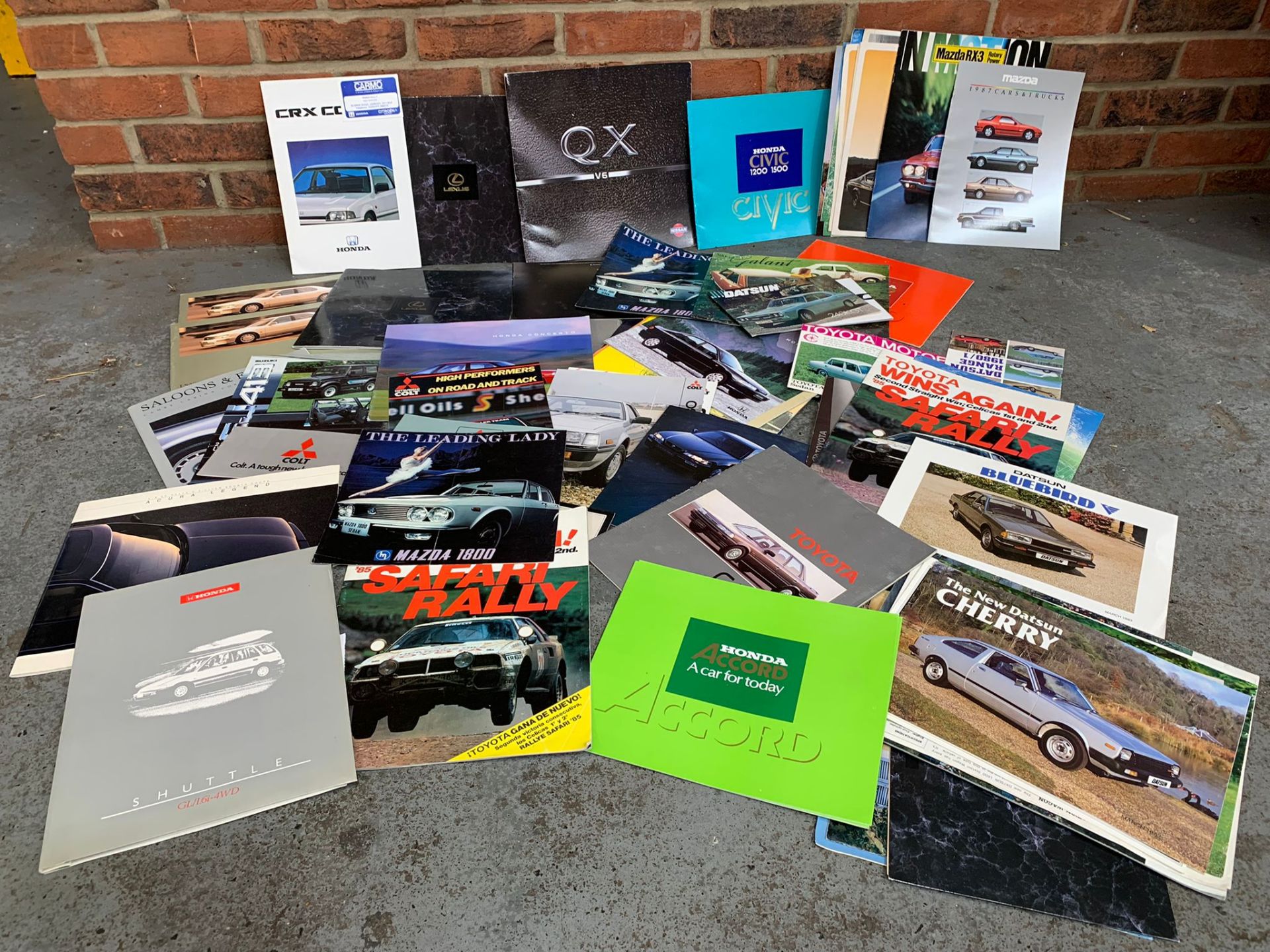 Large Quantity of Japanese Classic Car brochures
