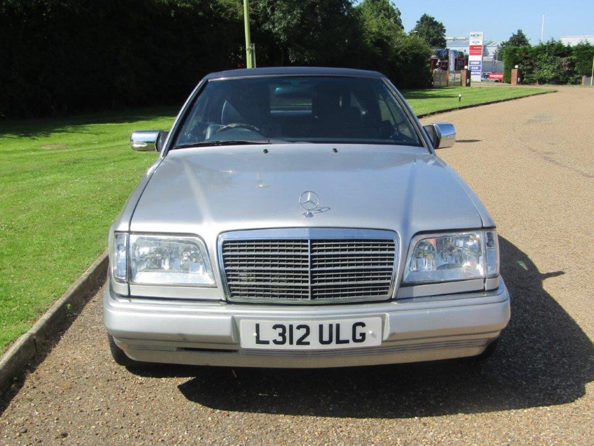 1994 Mercedes-Benz W124 E220 Convertible Auto - Image 2 of 17