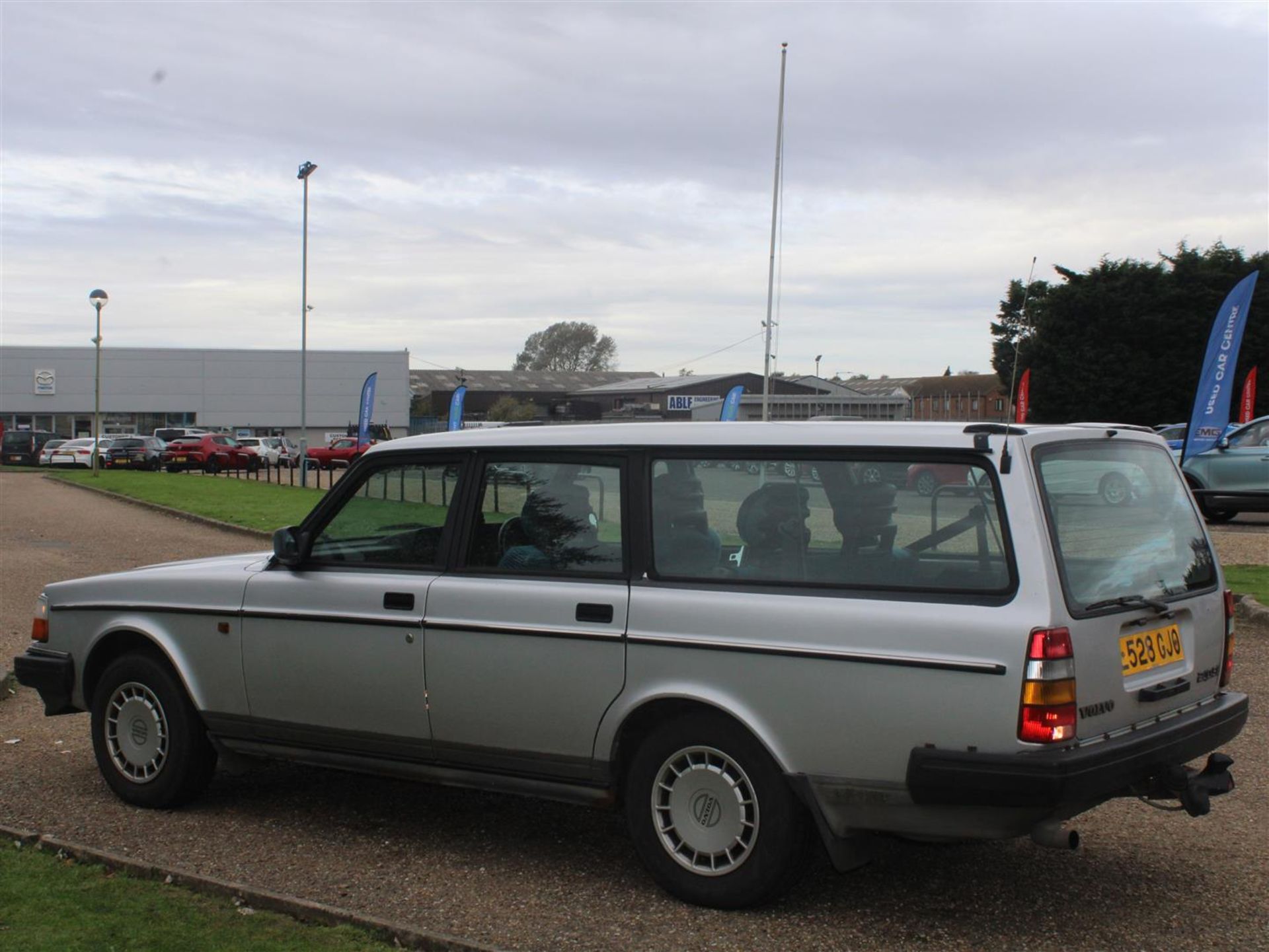 1993 Volvo 240 SE Estate - Image 4 of 18