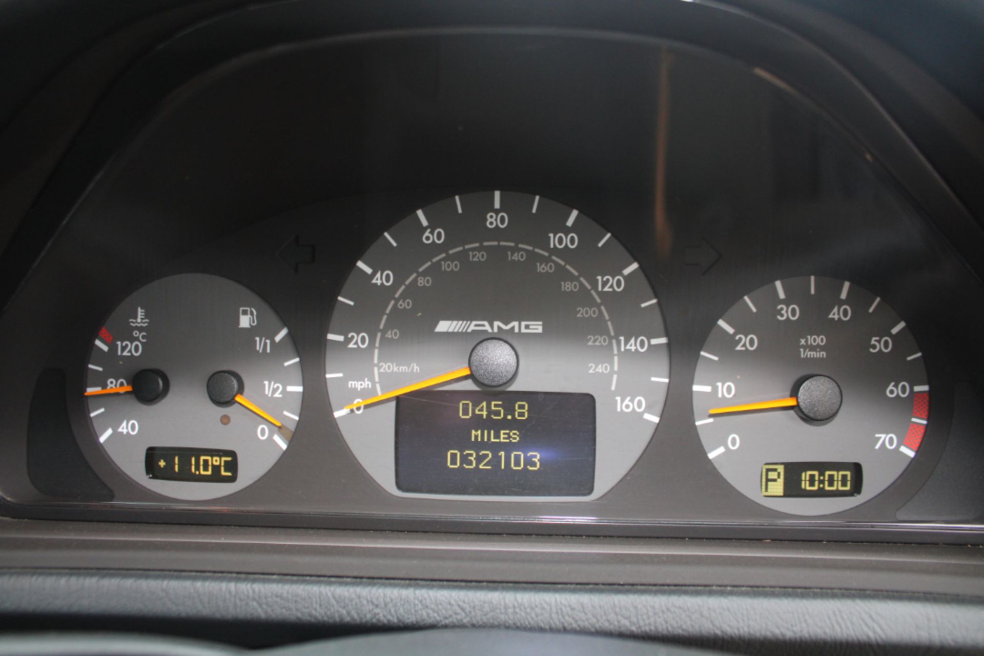 2000 Mercedes CLK 55 AMG Coupe 32,102 miles from new - Image 8 of 26