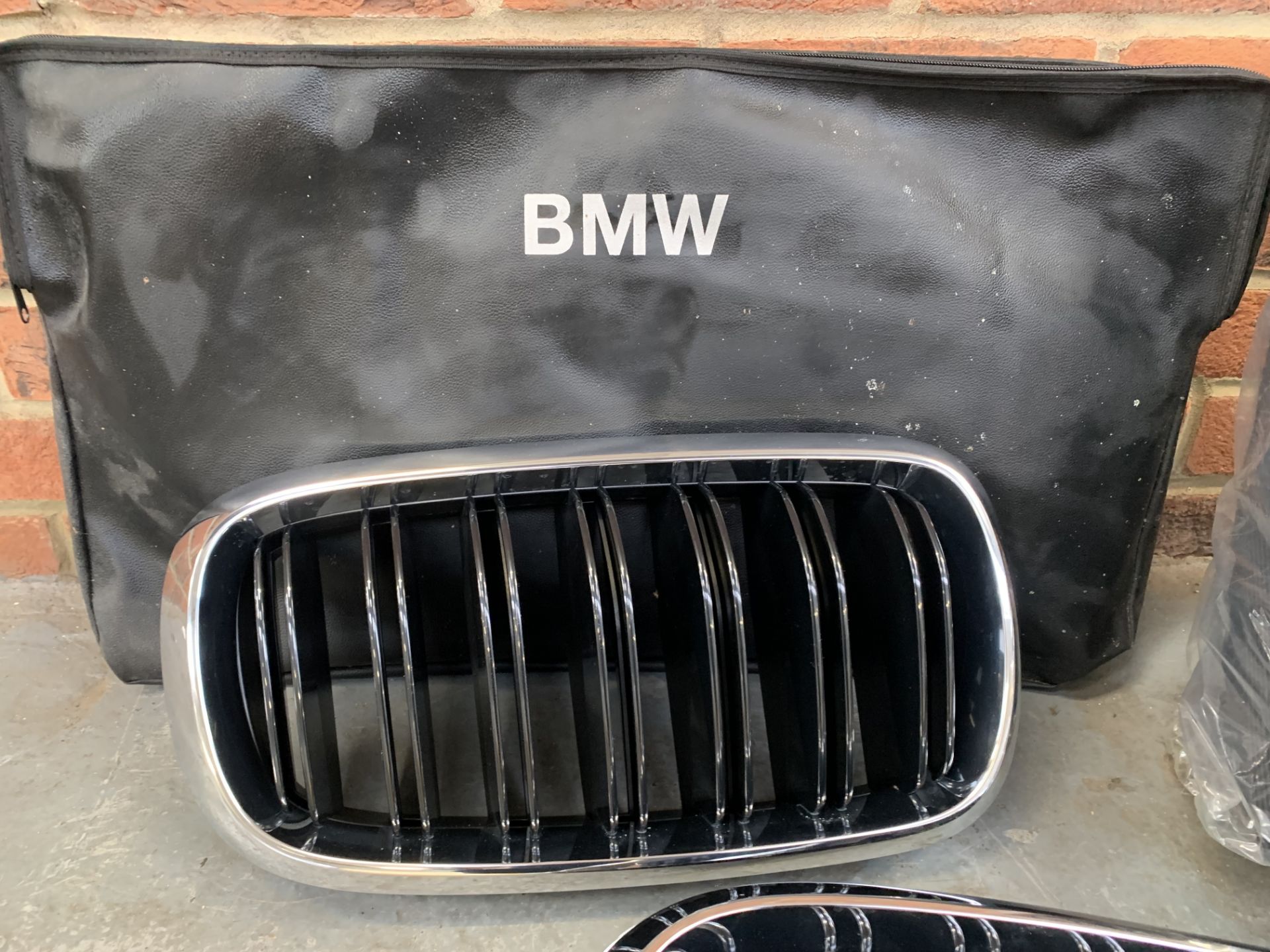 BMW Boot Cover, Two Grilles (X5M) & Portable Cool Box (New Old Stock) - Image 3 of 5