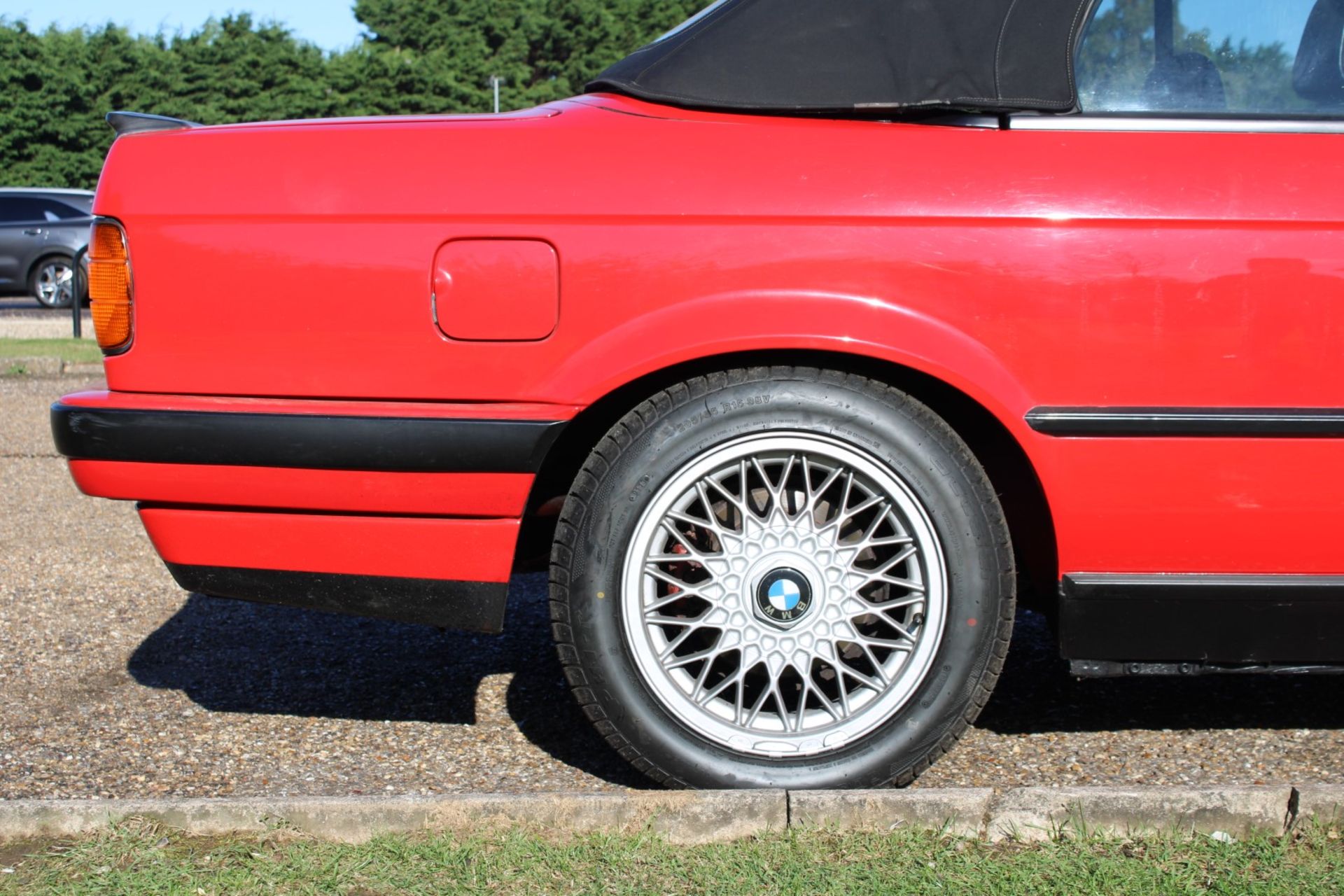 1992 BMW E30 318i Convertible - Image 10 of 26