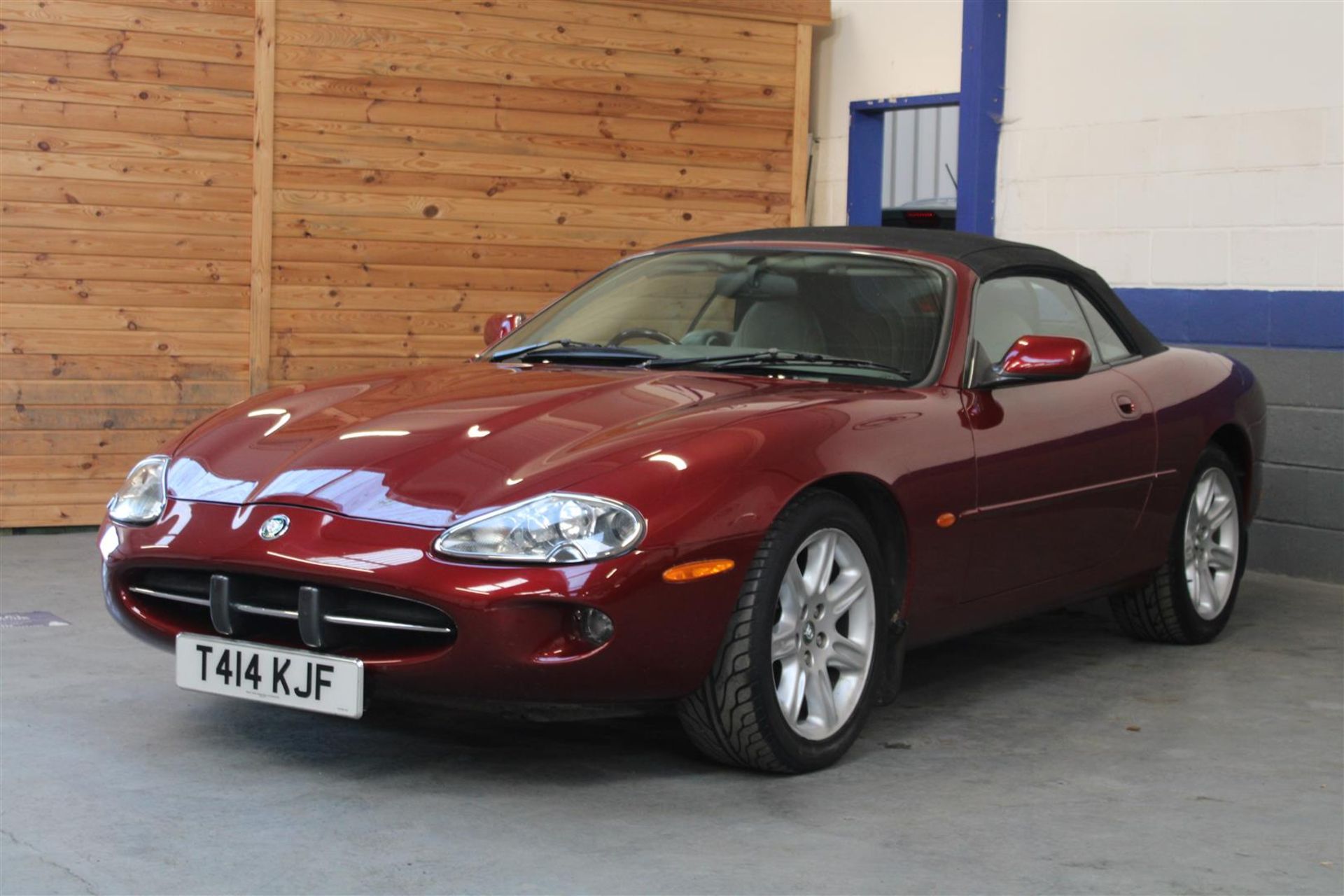 1999 Jaguar XK8 4.0 Convertible Auto - Image 4 of 28