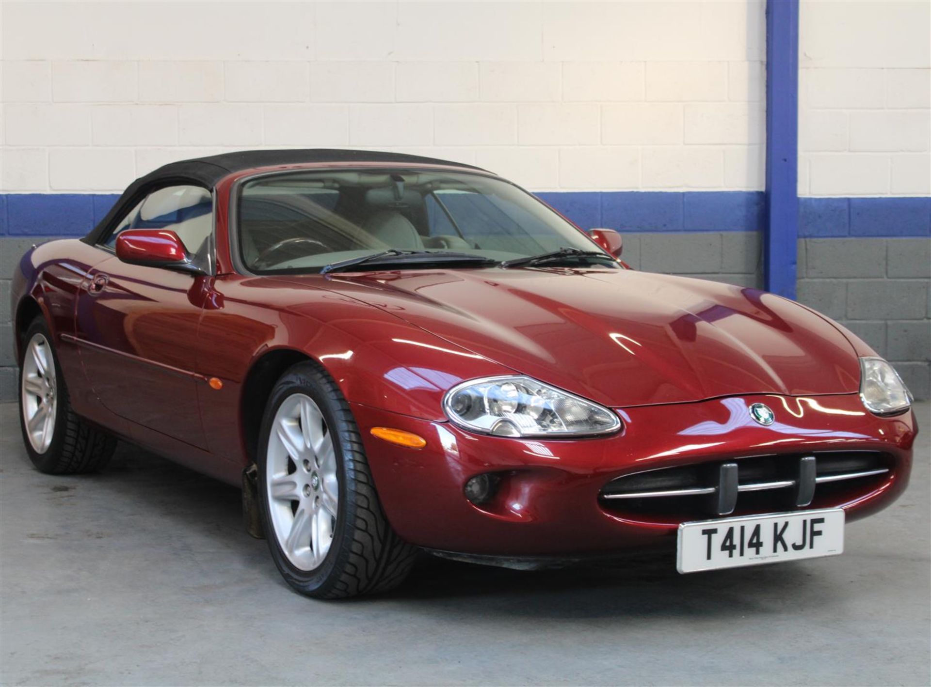 1999 Jaguar XK8 4.0 Convertible Auto - Image 2 of 28