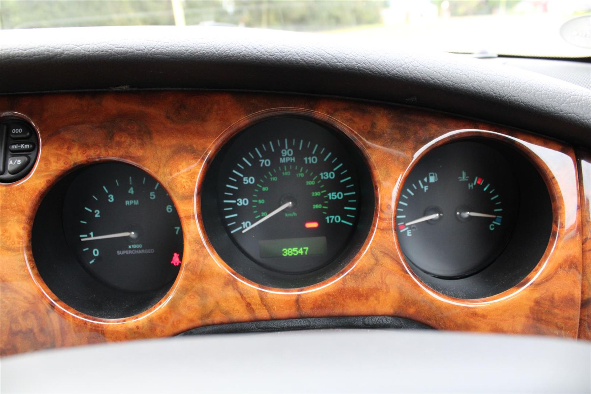 2003 Jaguar XKR 4.2 Coupe Auto 24,000 miles from new - Image 16 of 28