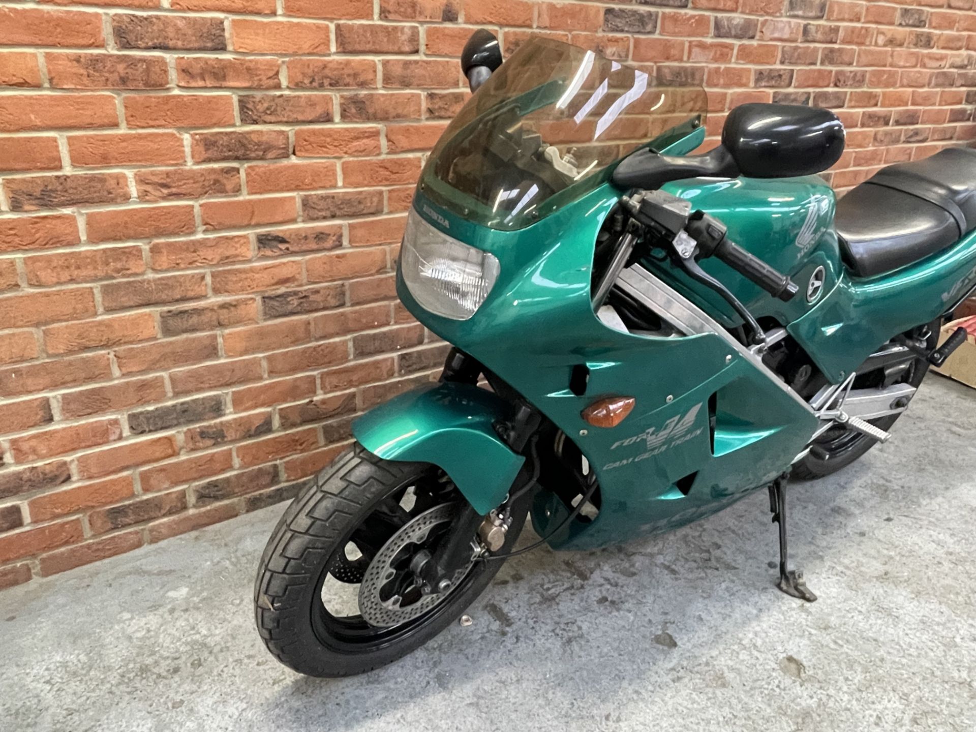 1986 Honda VFR 400 - Image 6 of 9