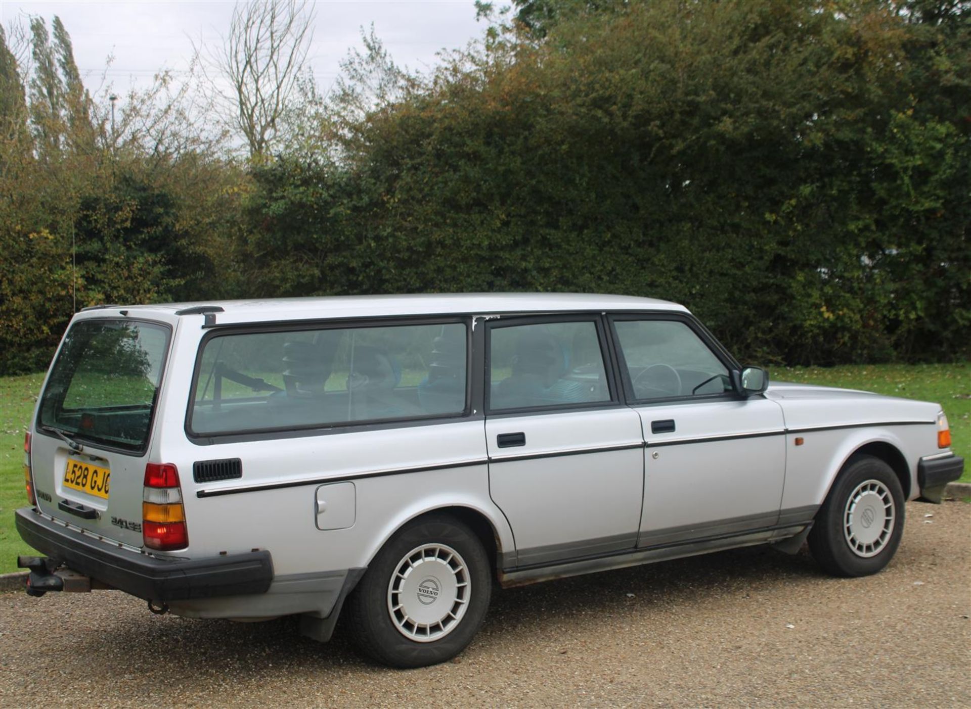 1993 Volvo 240 SE Estate - Image 2 of 18