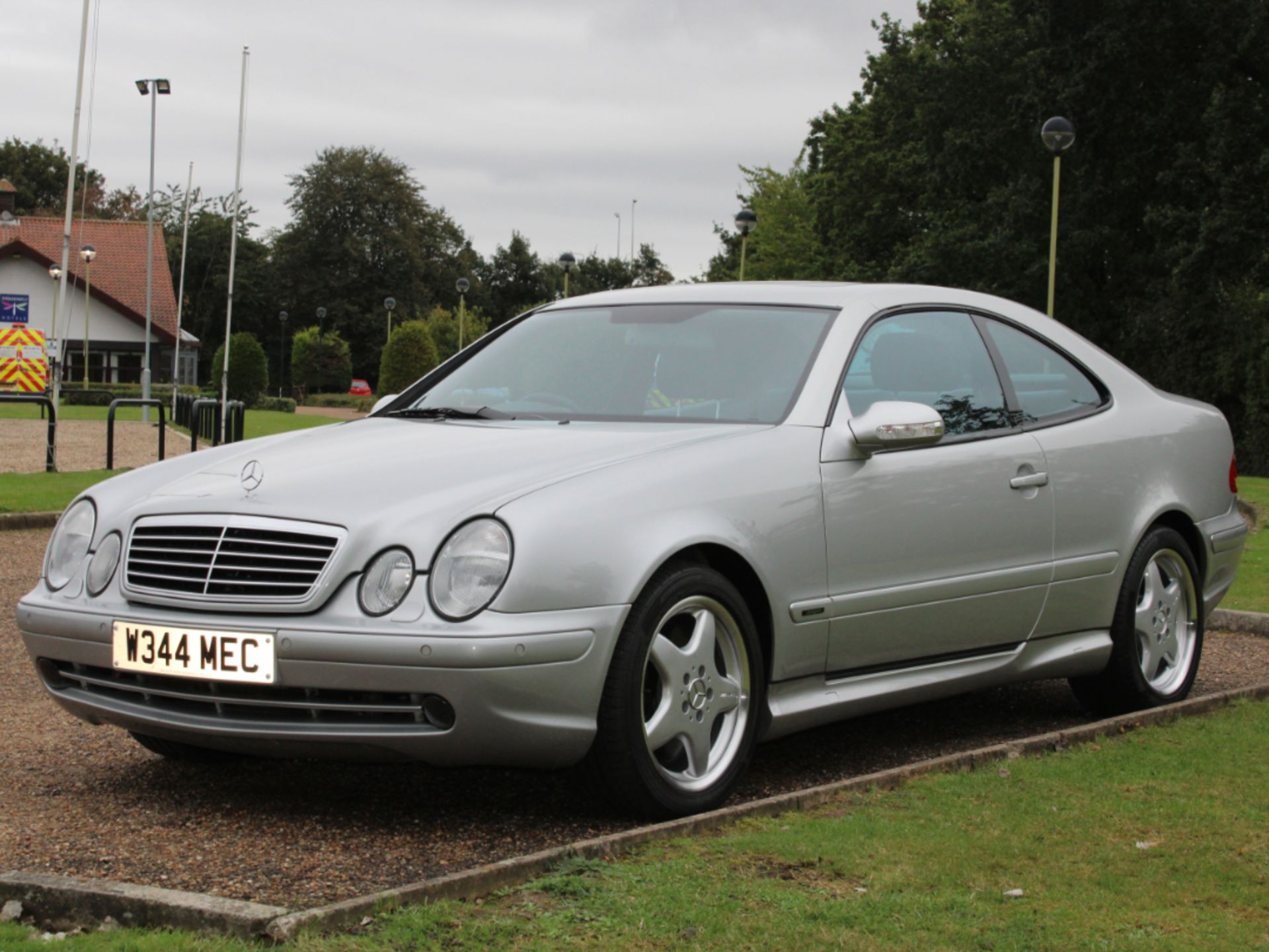 2000 Mercedes CLK 55 AMG Coupe 32,102 miles from new - Image 3 of 26