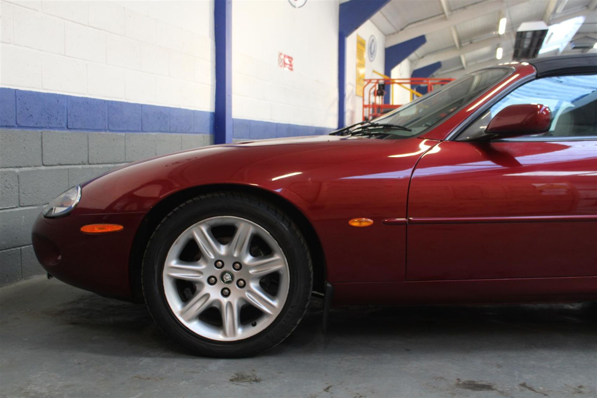 1999 Jaguar XK8 4.0 Convertible Auto - Image 11 of 28