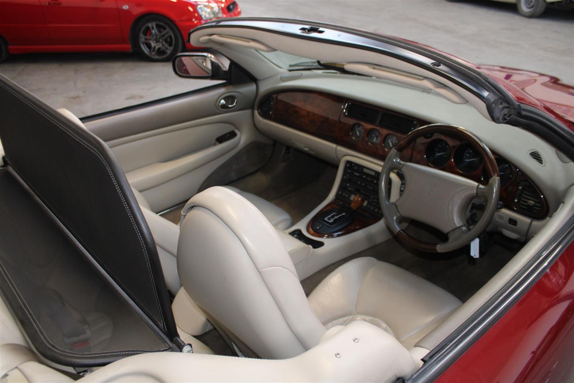 1999 Jaguar XK8 4.0 Convertible Auto - Image 23 of 28