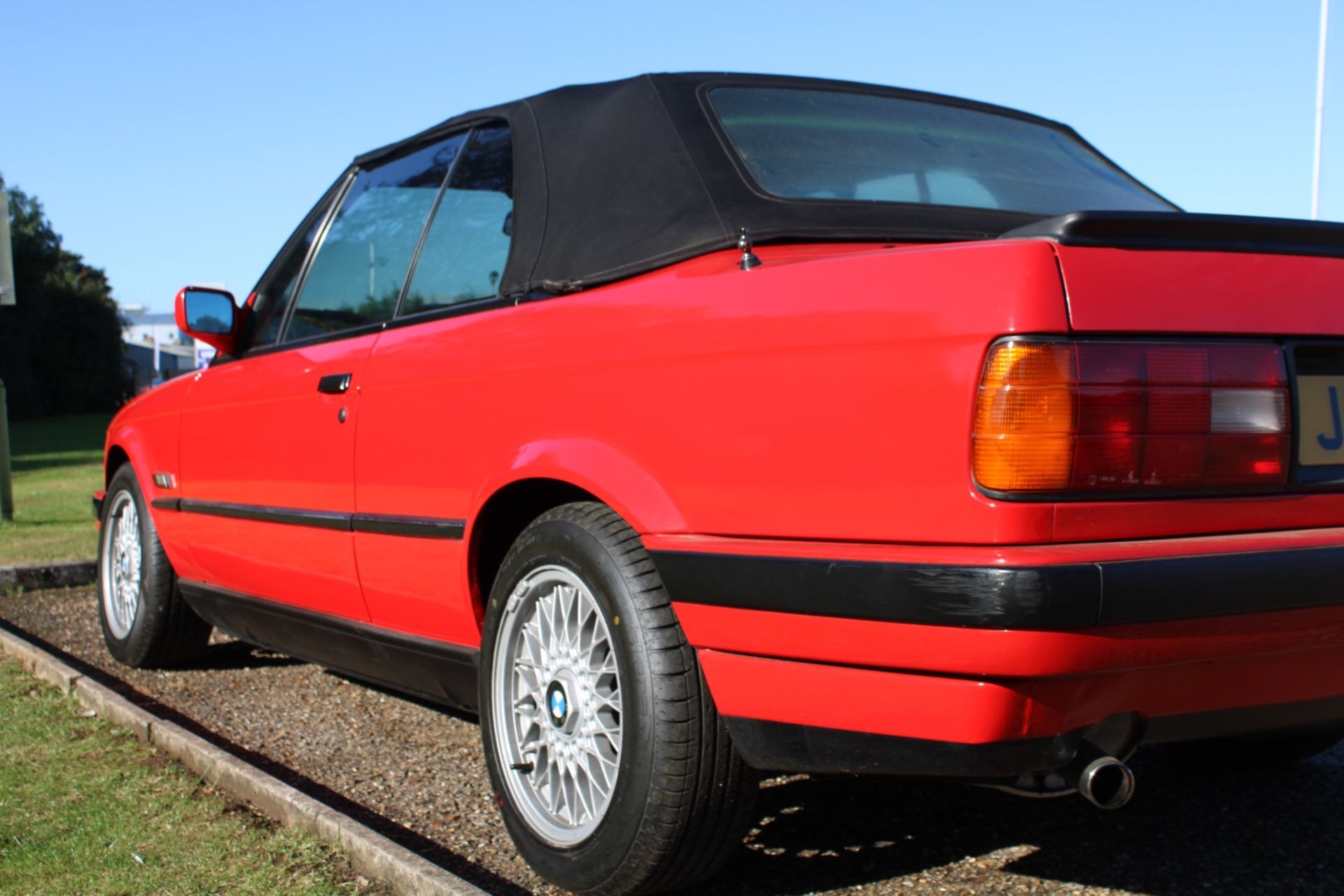 1992 BMW E30 318i Convertible - Image 14 of 26