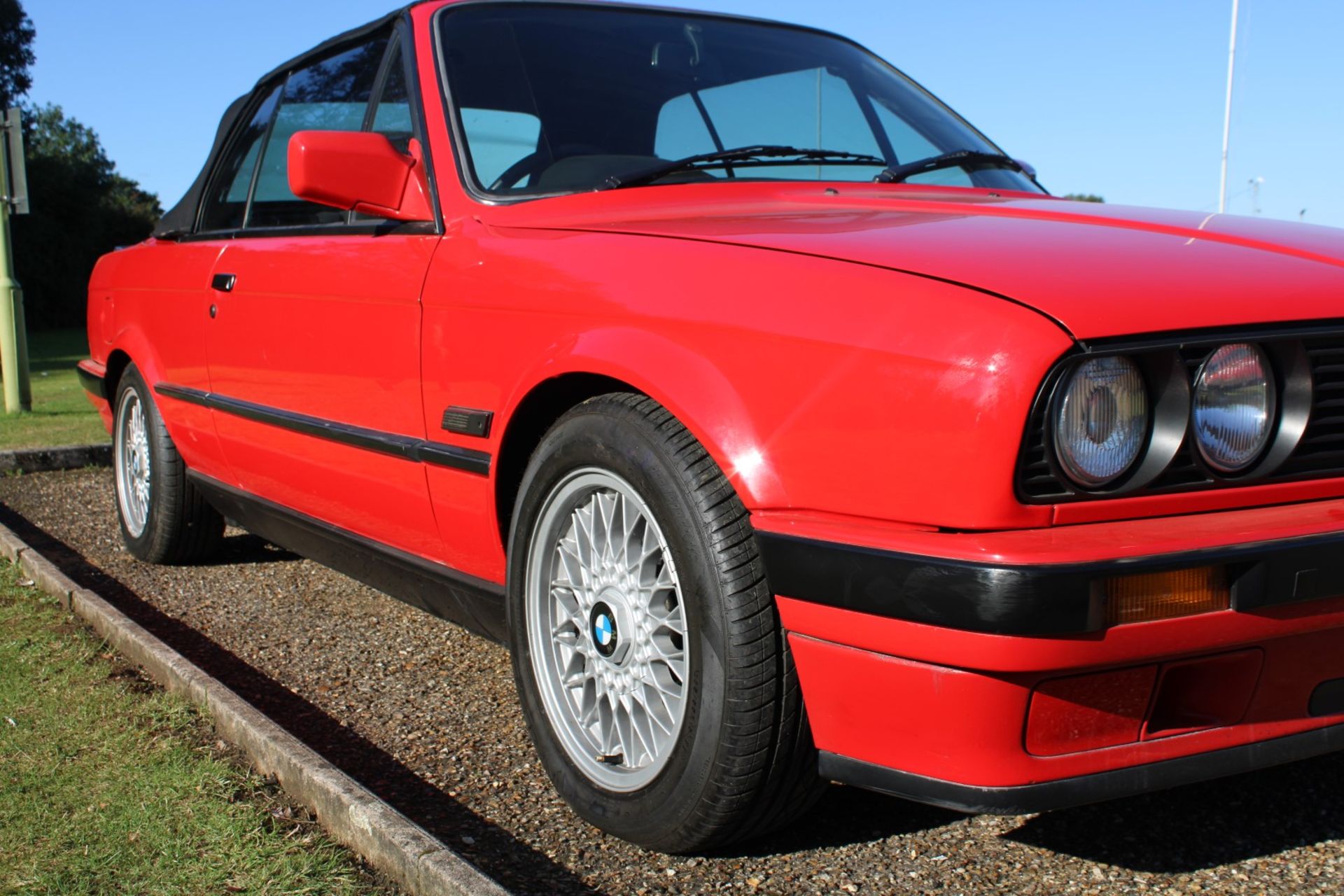 1992 BMW E30 318i Convertible - Image 16 of 26