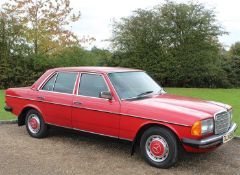 1983 Mercedes W123 200 Auto Saloon