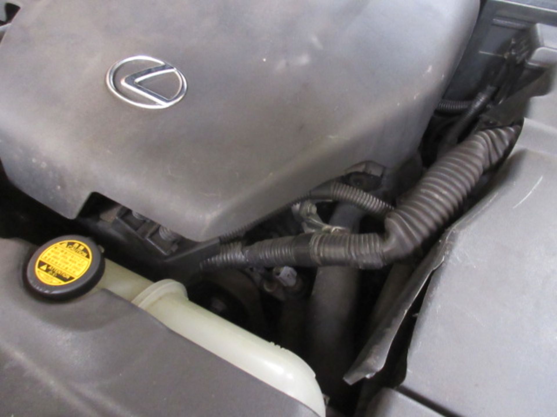 55 06 Lexus IS 220D SE-L - Image 16 of 22