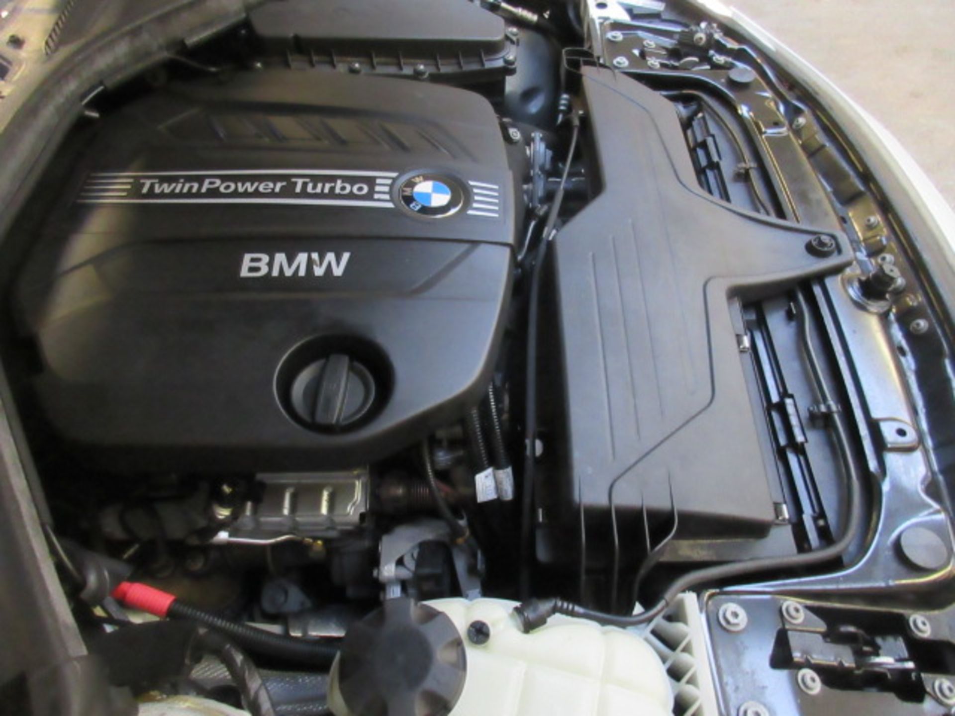 62 12 BMW 320D Efficientdynamics - Image 11 of 19