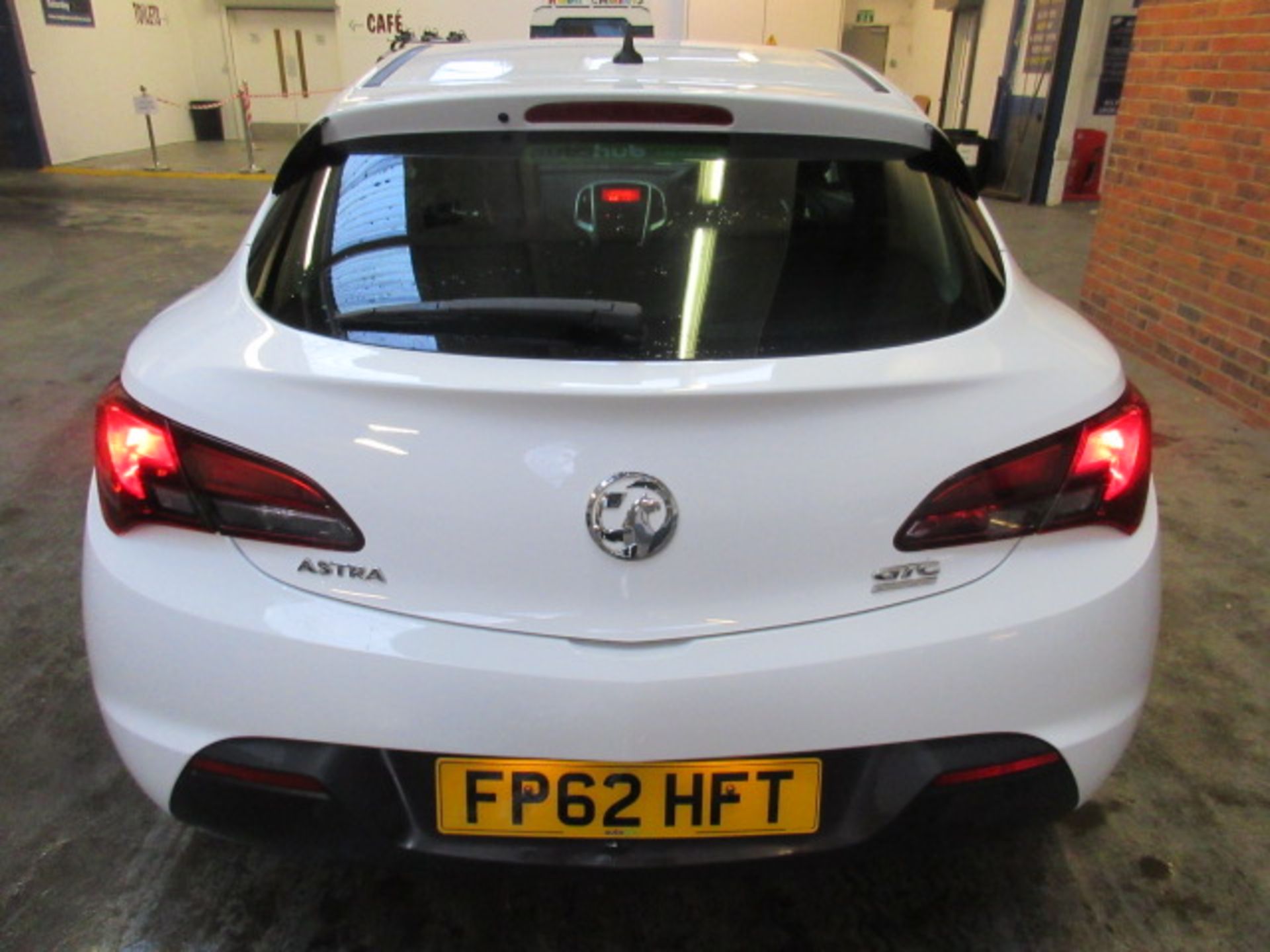 62 12 Vauxhall Astra GTC SRI - Image 2 of 14