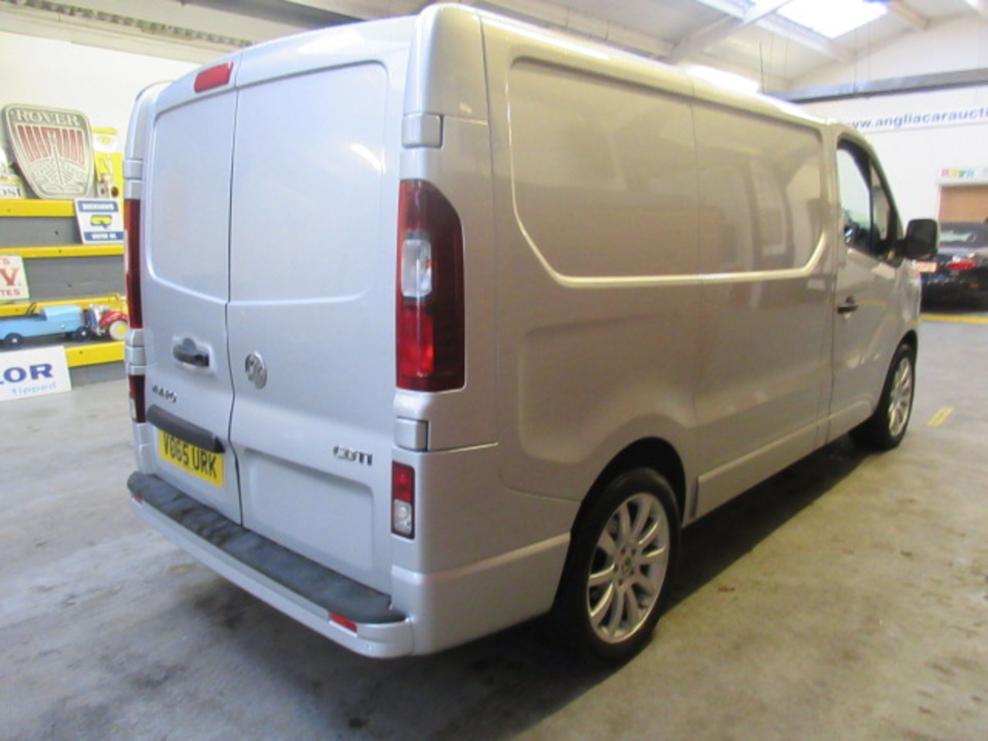 65 15 Vauxhall Vivaro 2900 Sportive - Image 11 of 21