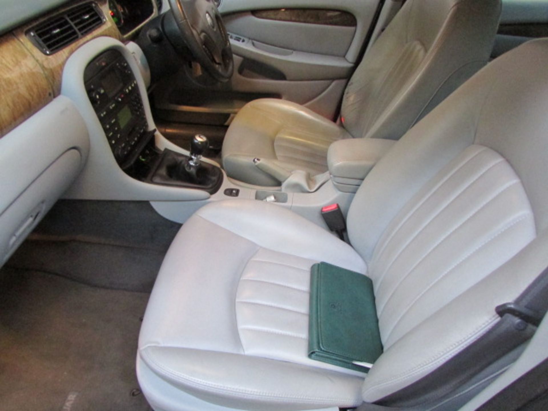 02 02 Jaguar X Type - Image 11 of 15