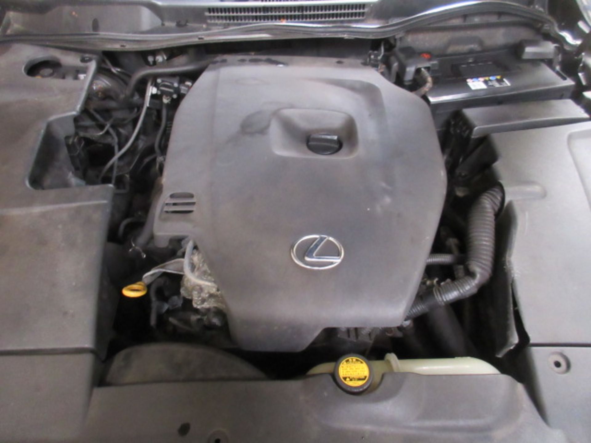 55 06 Lexus IS 220D SE-L - Image 19 of 22