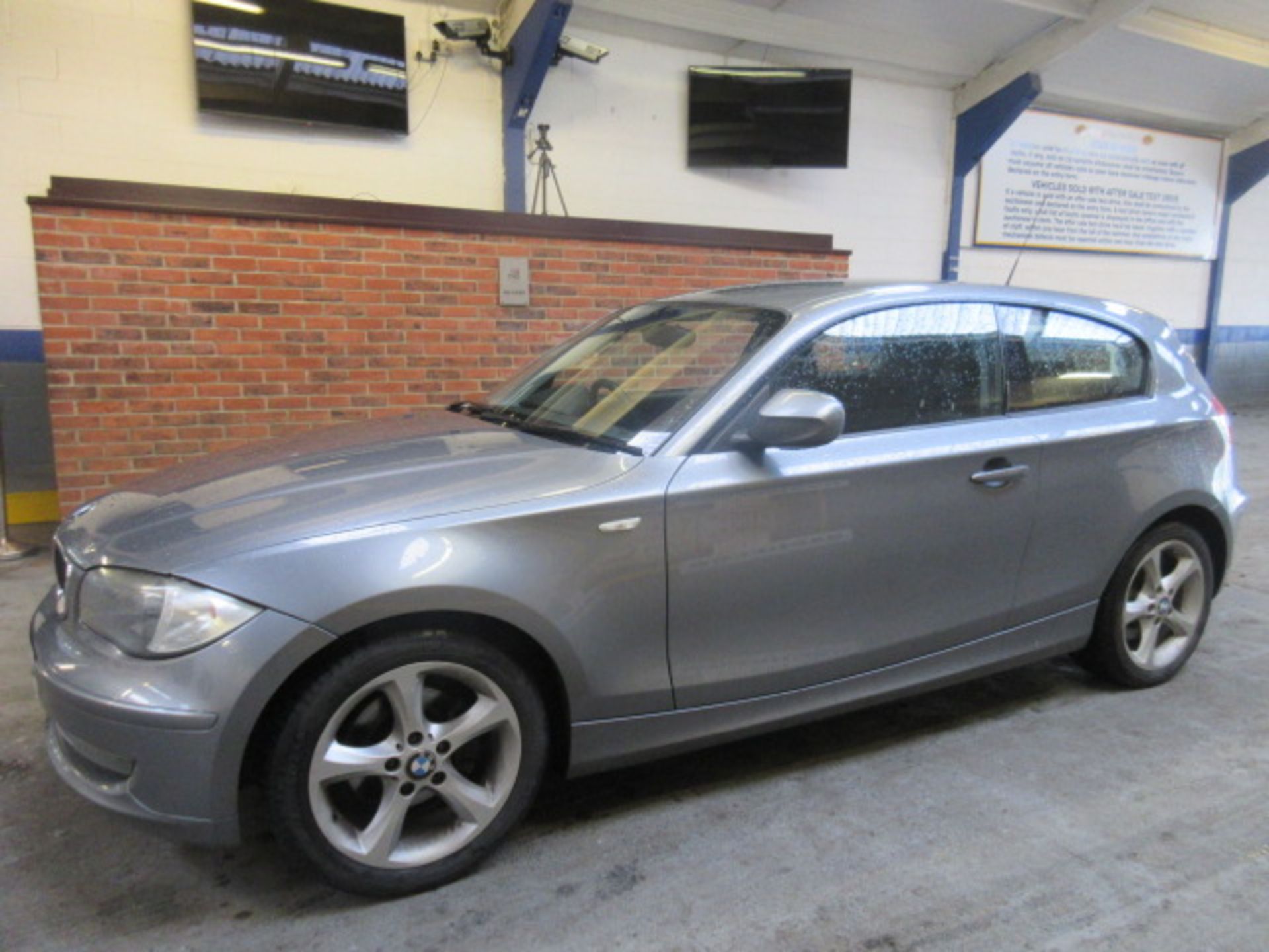 60 11 BMW 118D Sport