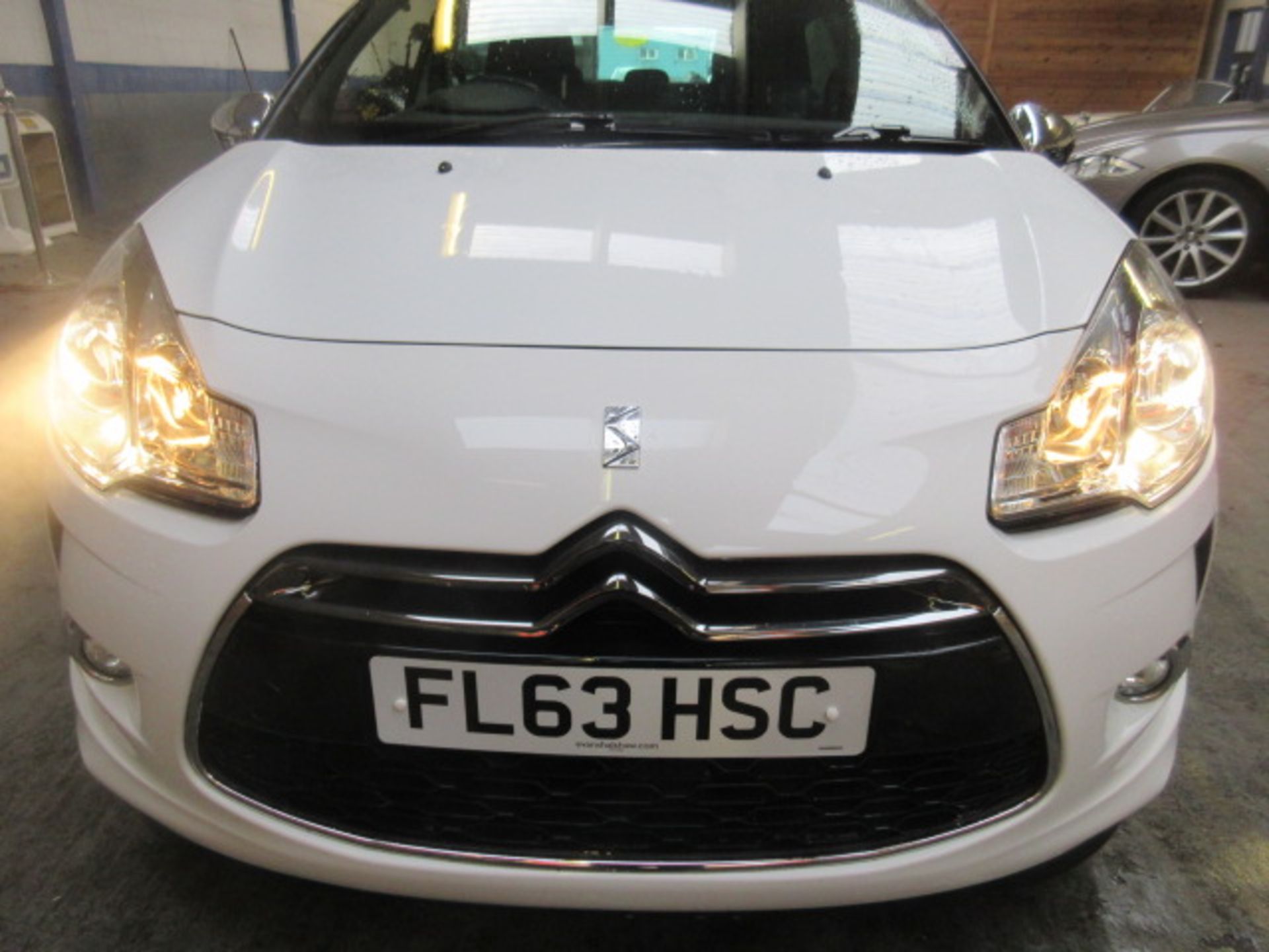 13 63 Citroen DS3 A/Dream D Sport + - Image 9 of 14