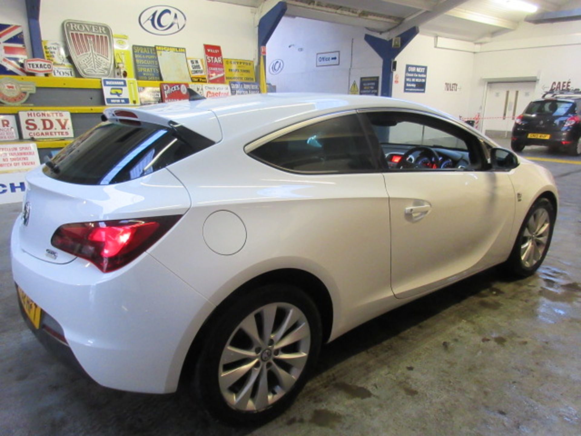 62 12 Vauxhall Astra GTC SRI - Image 3 of 14