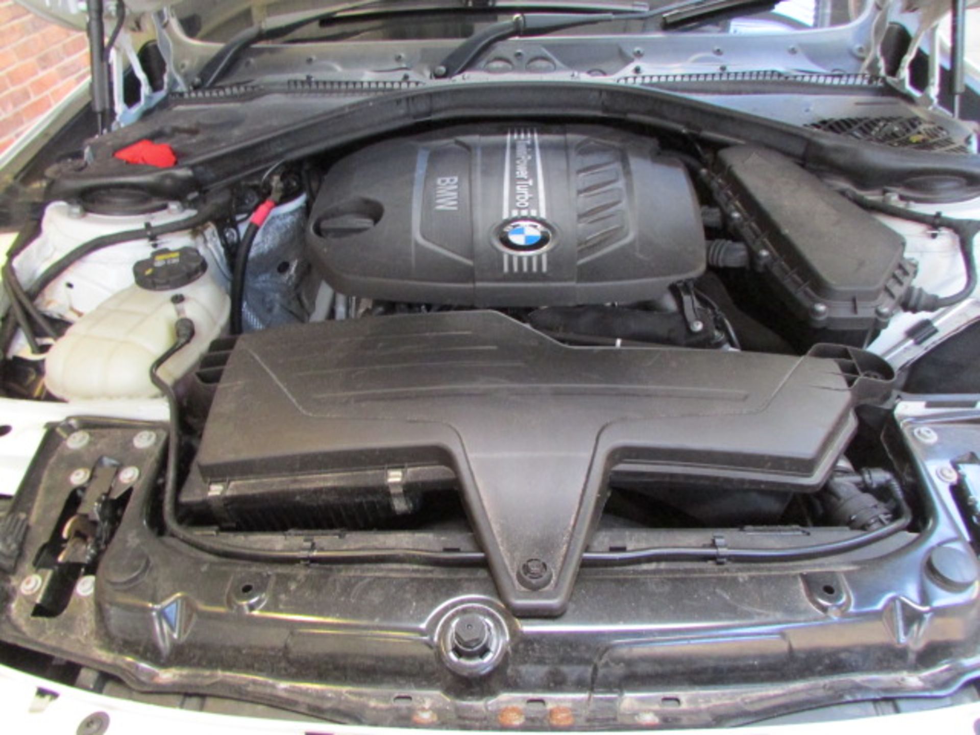 14 14 BMW 320d Efficientdynamics - Image 15 of 20