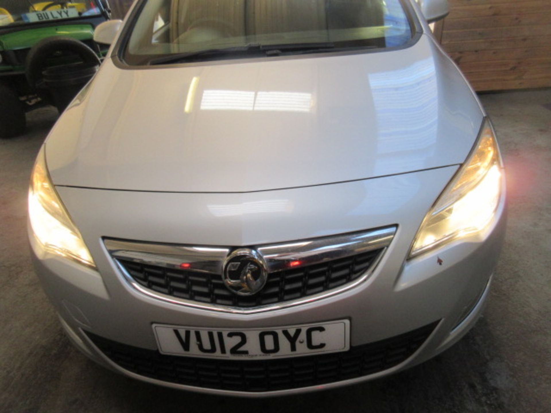 12 12 Vauxhall Astra Exclusiv CDTI E - Image 4 of 16