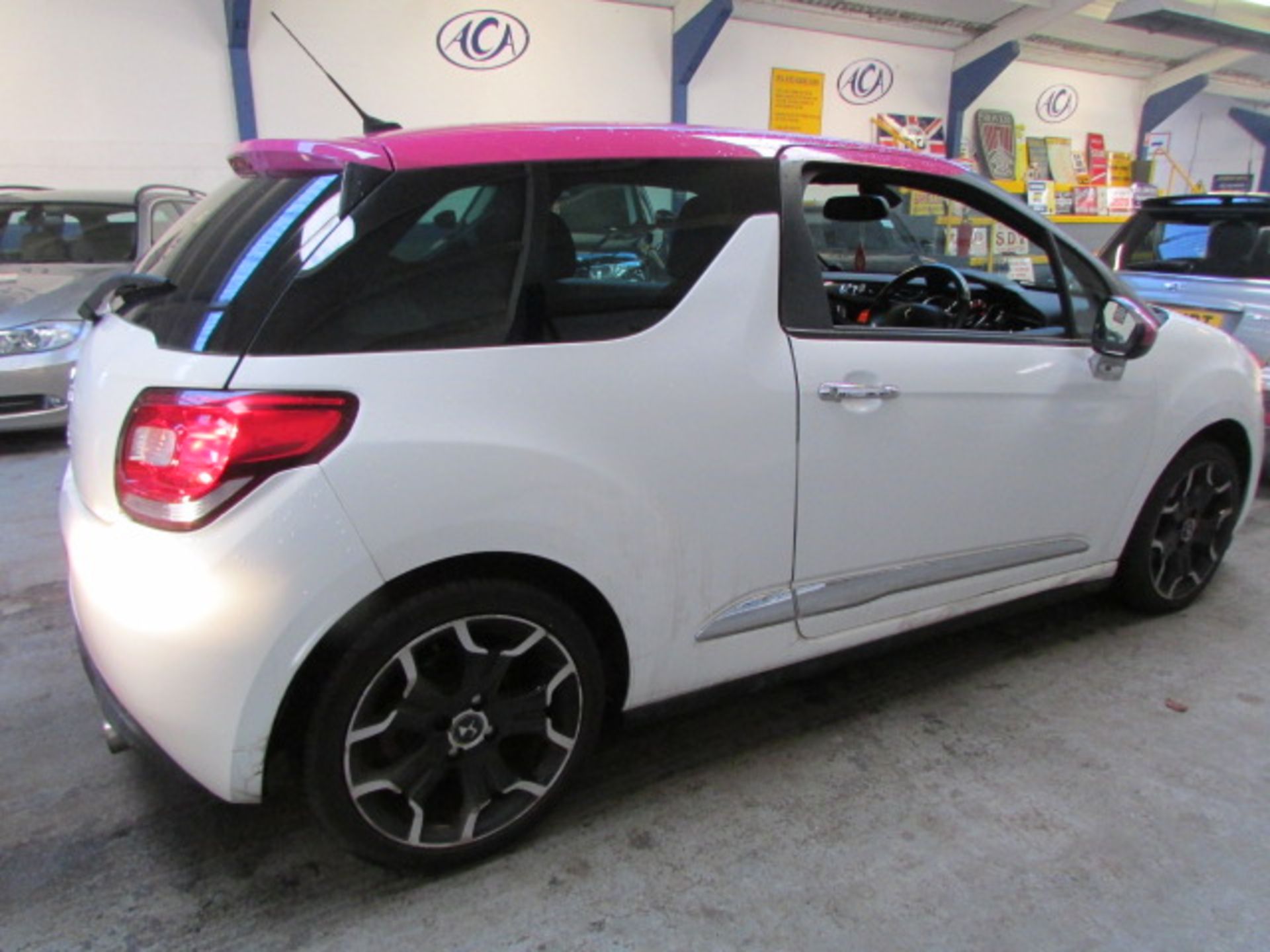 12 12 Citroen DS3 Style + - Image 3 of 15