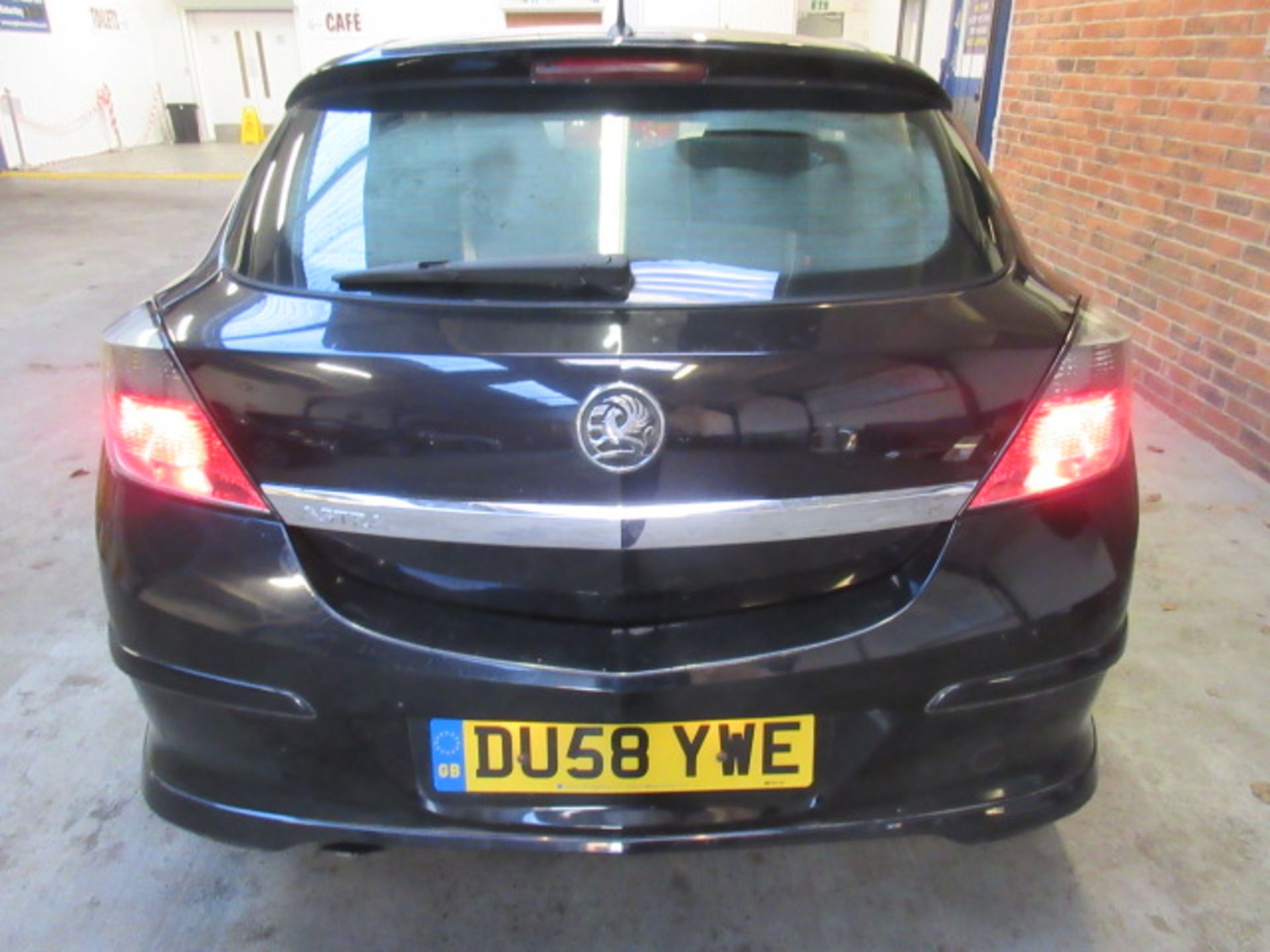 58 08 Vauxhall Astra SRI+ CDTI 150 - Image 2 of 16