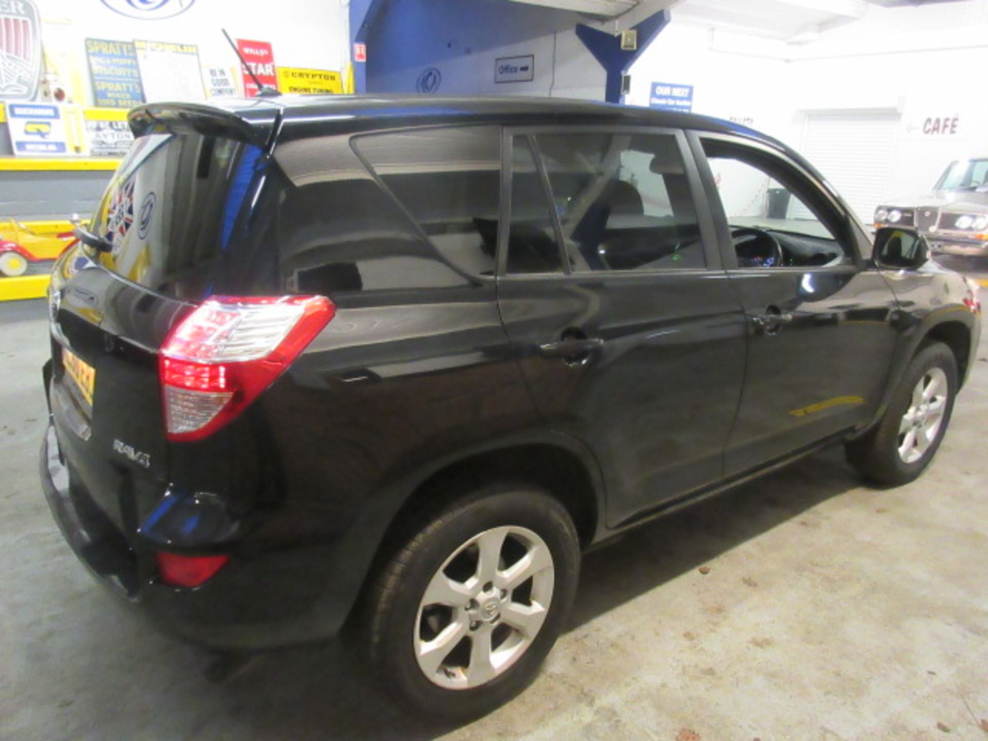 60 11 Toyota Rav4 XT-R D-Cat Auto - Image 3 of 7