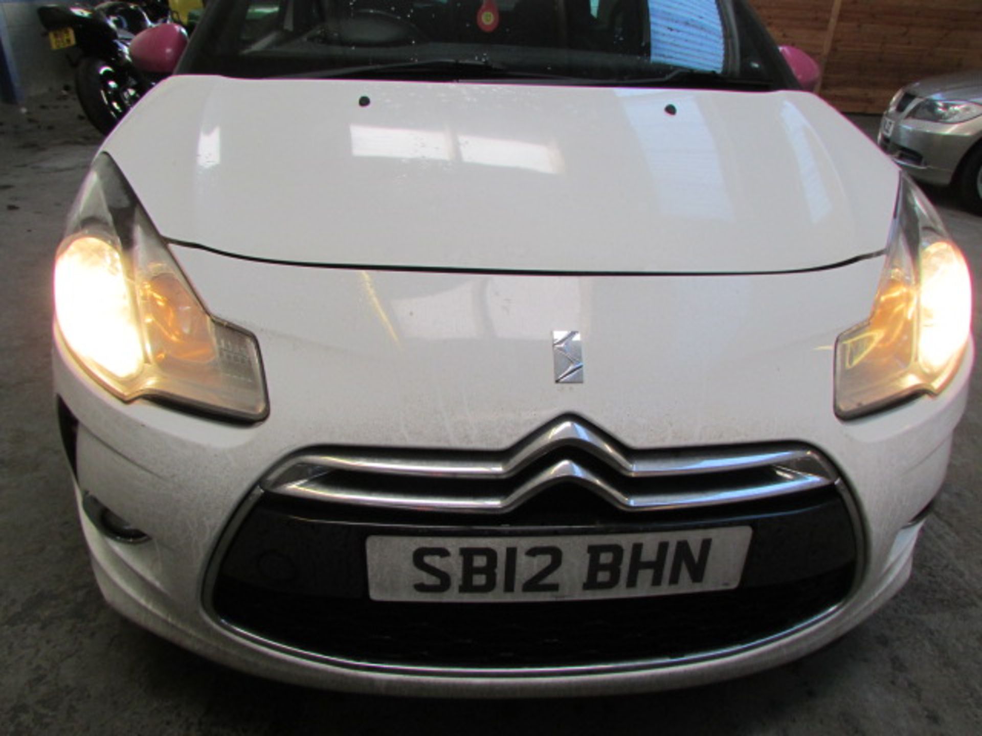 12 12 Citroen DS3 Style + - Image 4 of 15