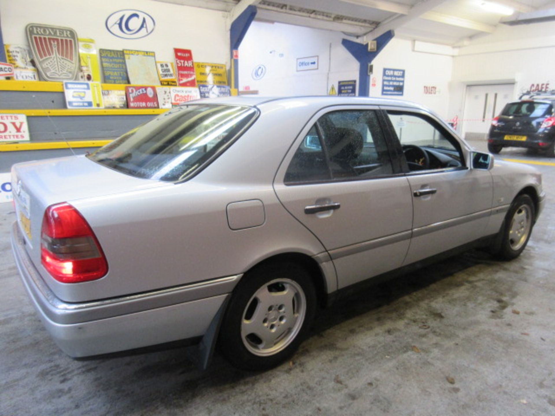 1997 Mercedes C180 Elegance Auto - Image 2 of 17