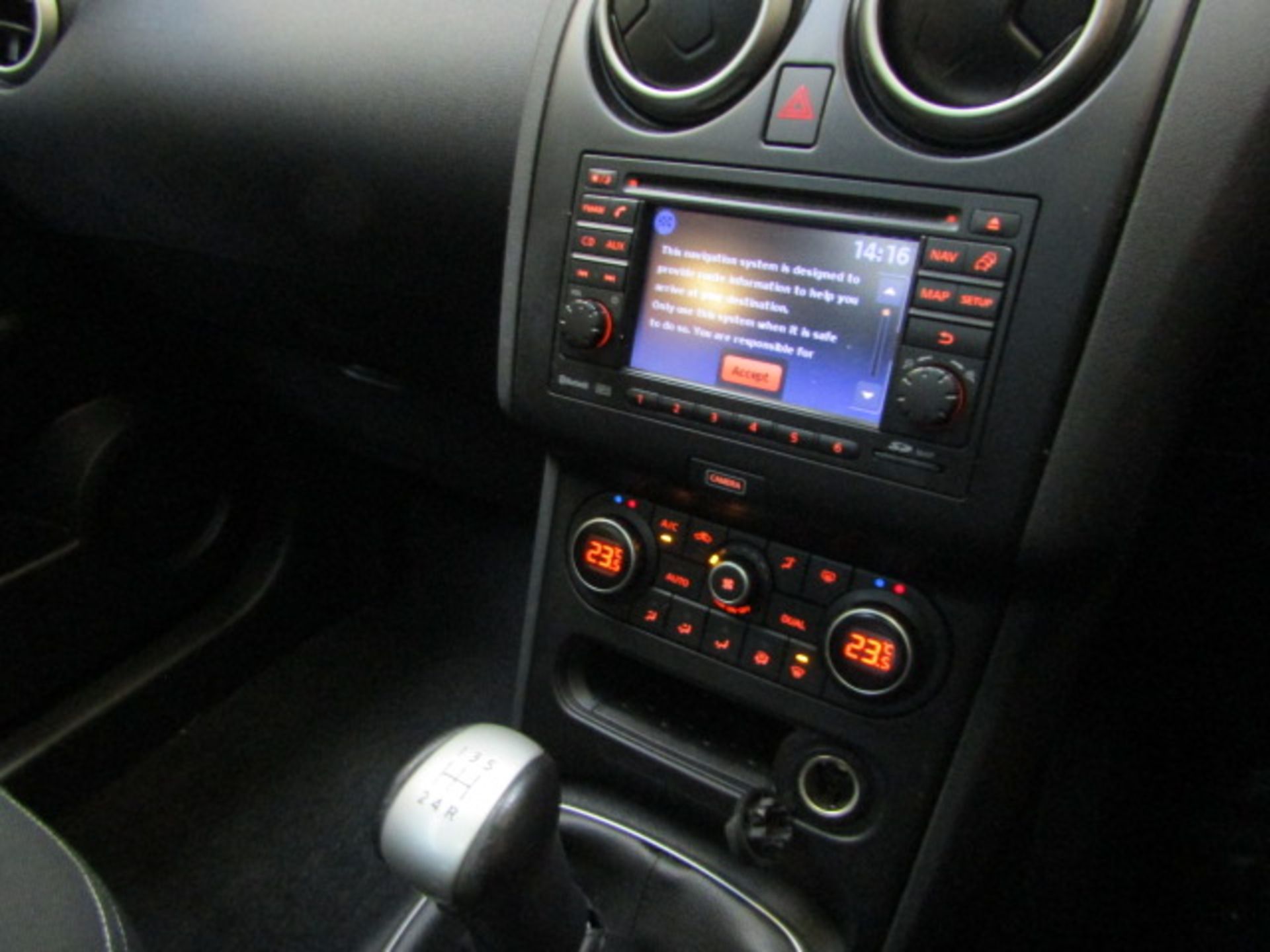 12 12 Nissan Qashqai N-Tec + IS - Image 6 of 12