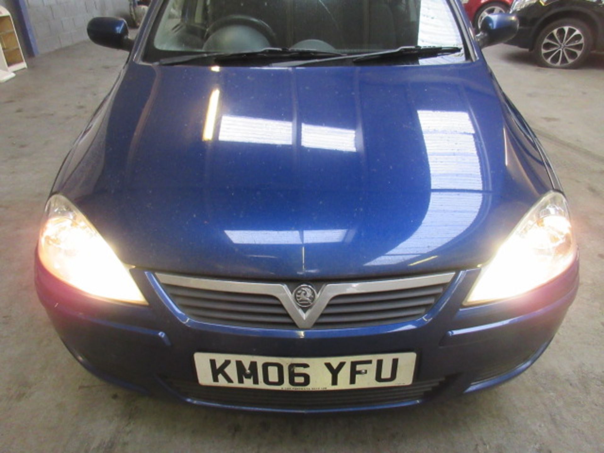 06 06 Vauxhall Corsa Design 16V Auto - Image 3 of 14