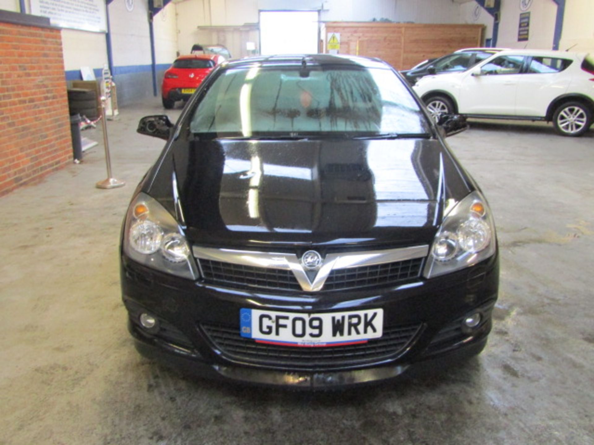 09 09 Vauxhall Astra Twintop Sport - Image 2 of 20