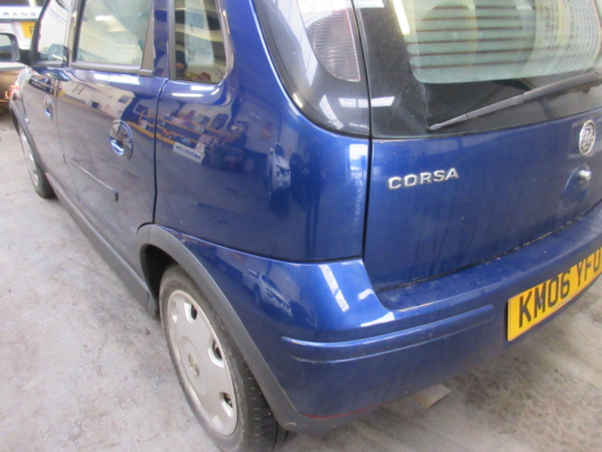 06 06 Vauxhall Corsa Design 16V Auto - Image 6 of 14