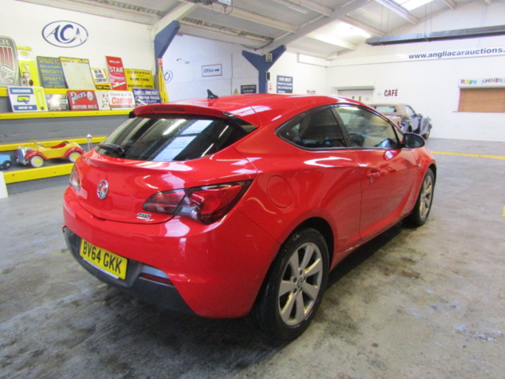 64 14 Vauxhall Astra GTC Sport CDTI - Image 5 of 24