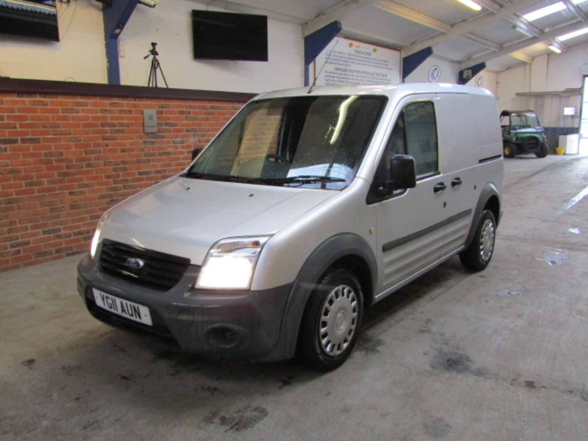 11 11 Ford Transit Connect 75 T200