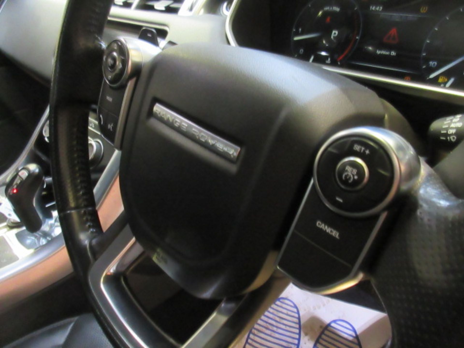 16 16 Range Rover Sport HSE - Image 35 of 38