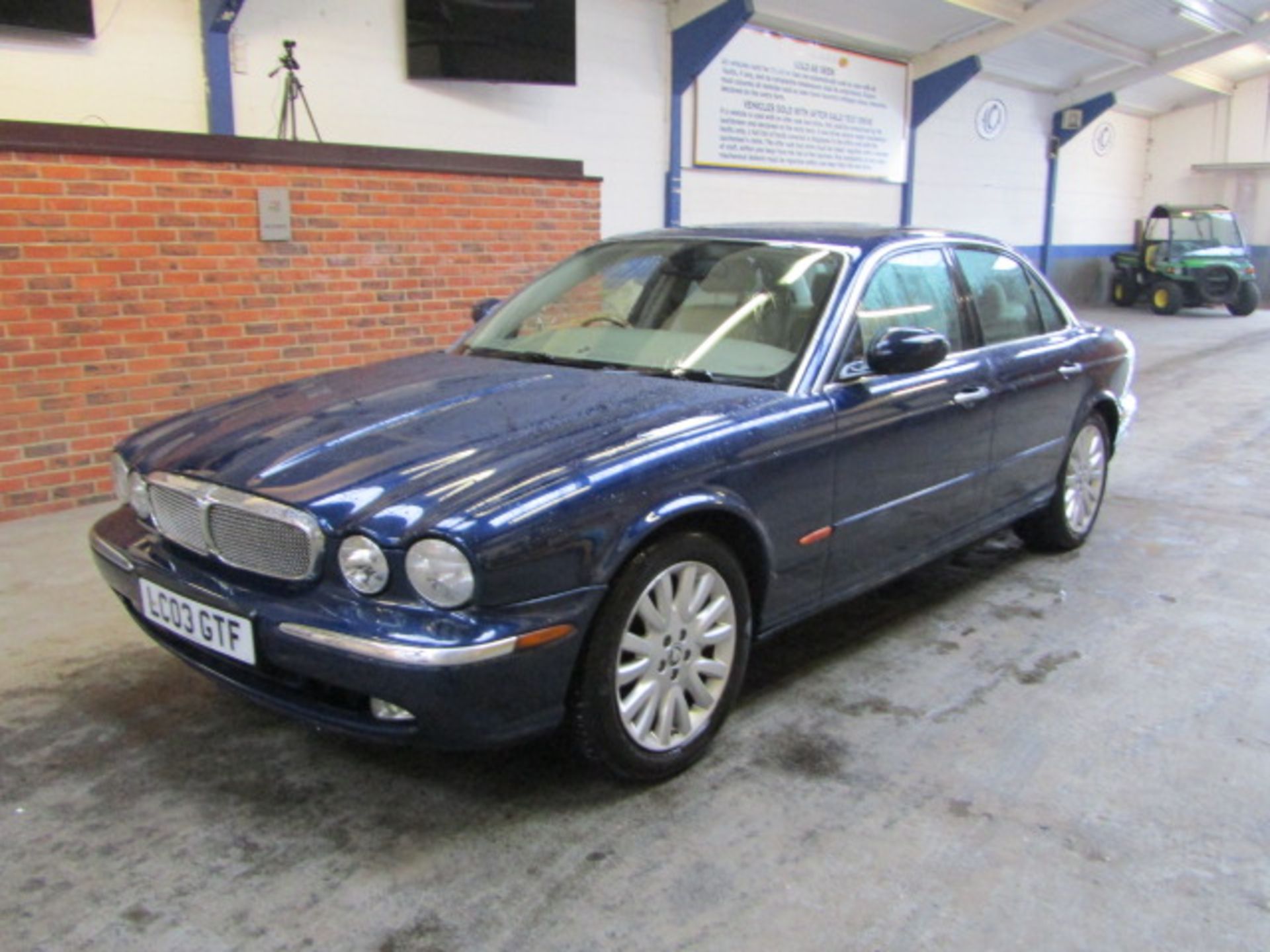 03 03 Jaguar XJ6 V6 V6 SE Auto