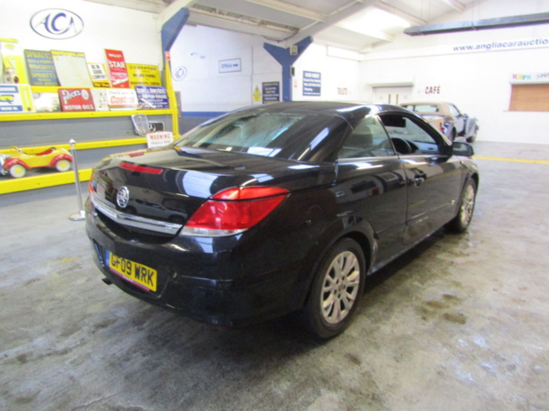 09 09 Vauxhall Astra Twintop Sport - Image 4 of 20