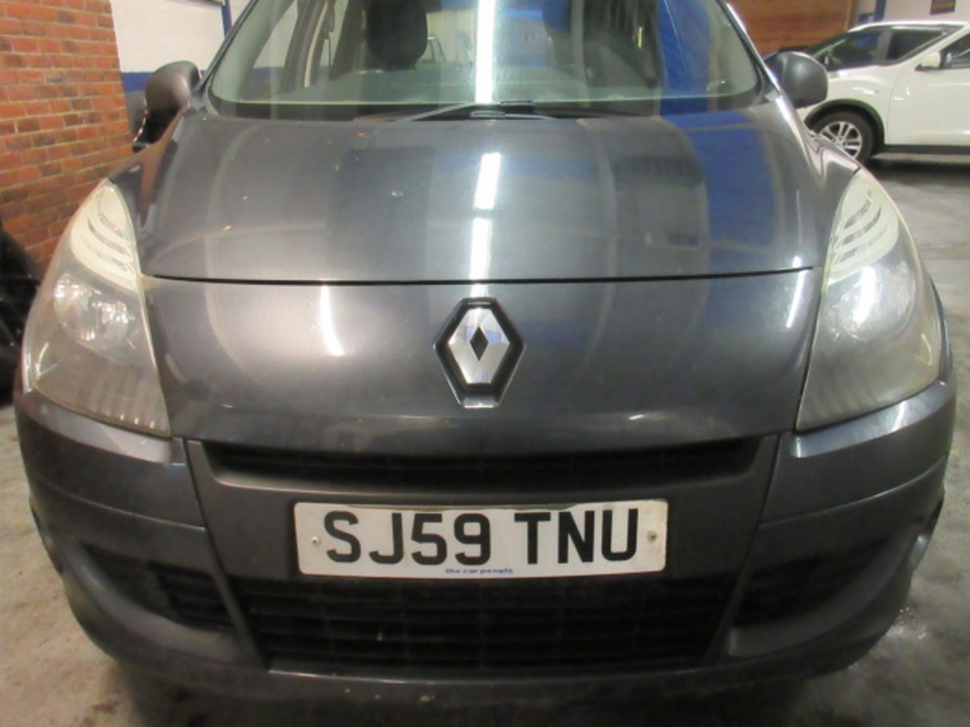 59 10 Renault Scenic 1.5DCI Exp - Image 7 of 15